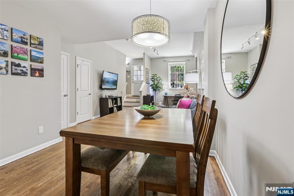 186 Wayne Street 106