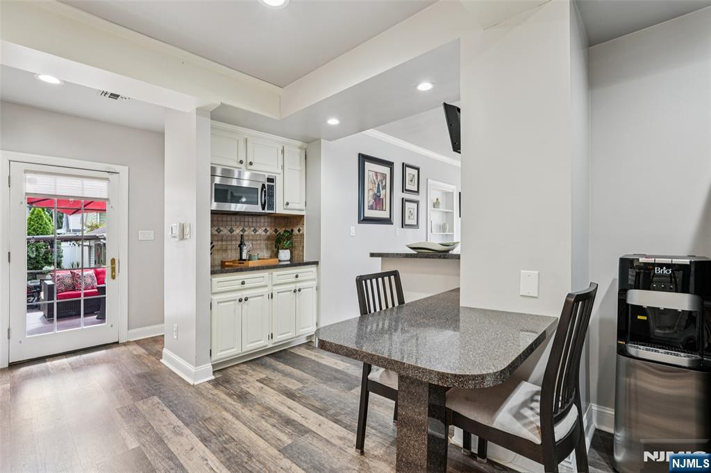 64 Manner Avenue