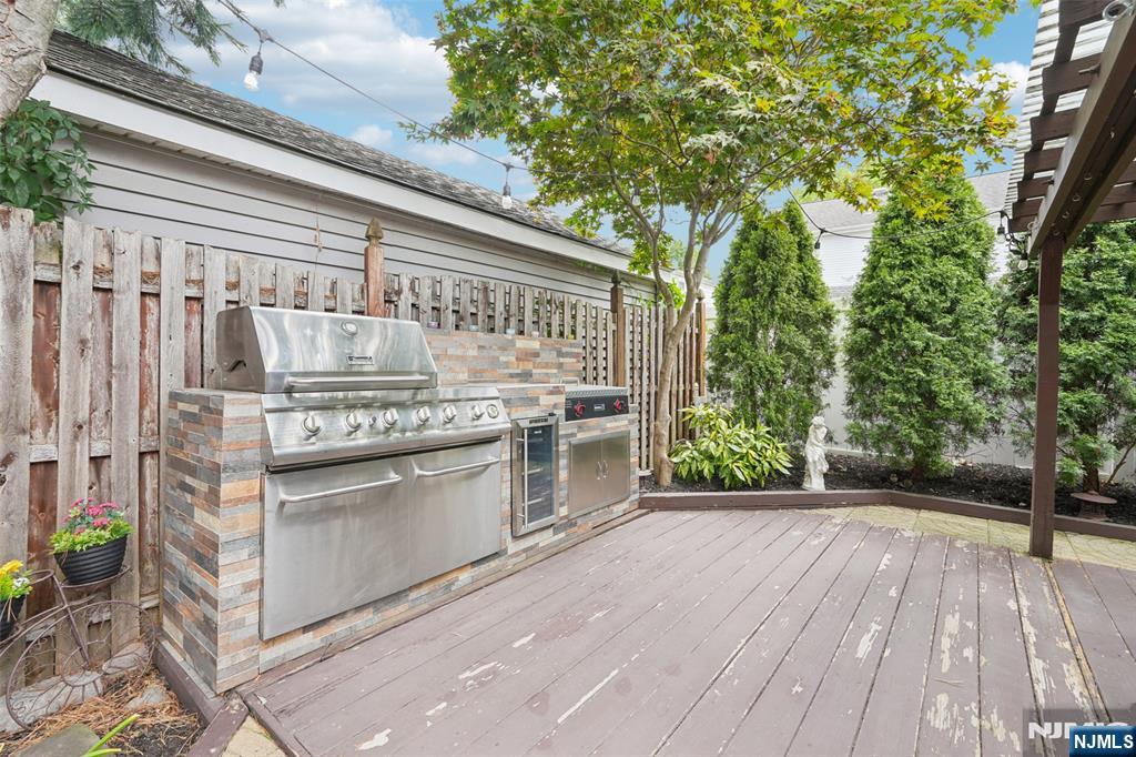64 Manner Avenue