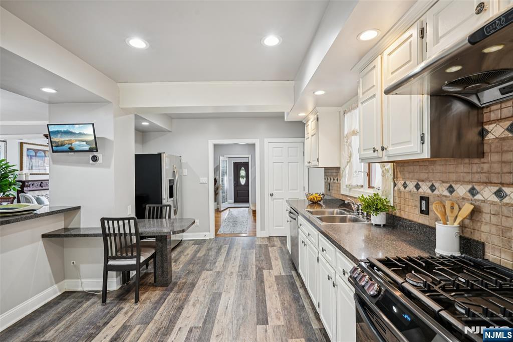 64 Manner Avenue