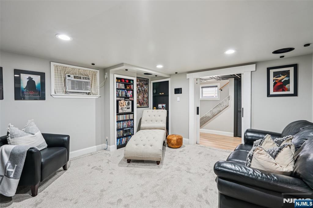 64 Manner Avenue