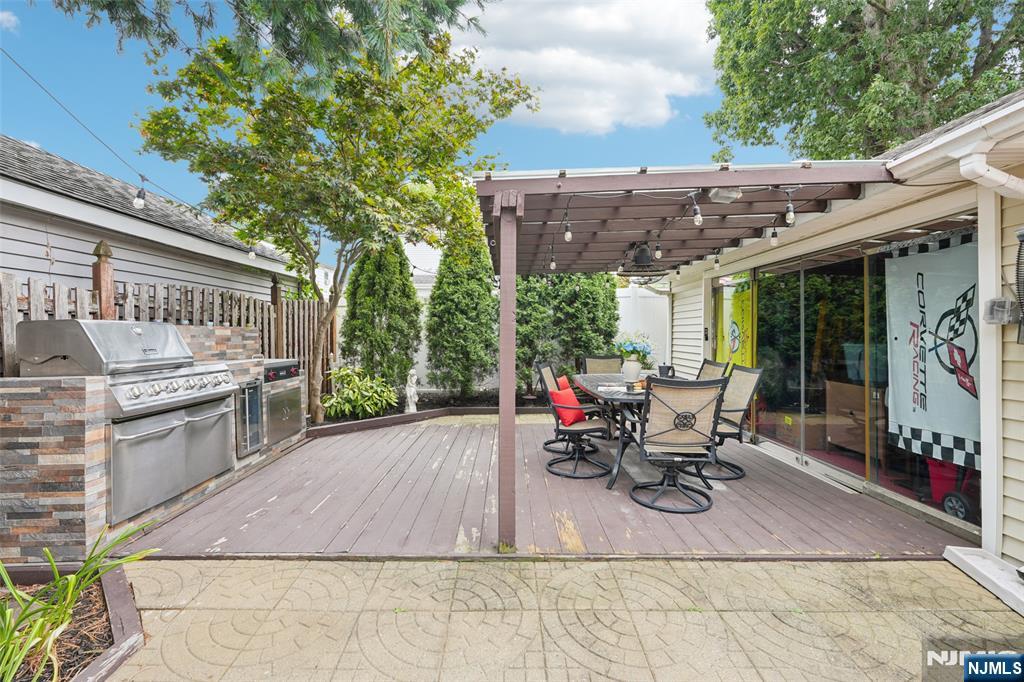 64 Manner Avenue