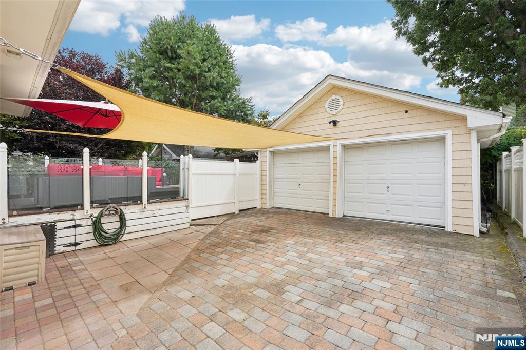 64 Manner Avenue
