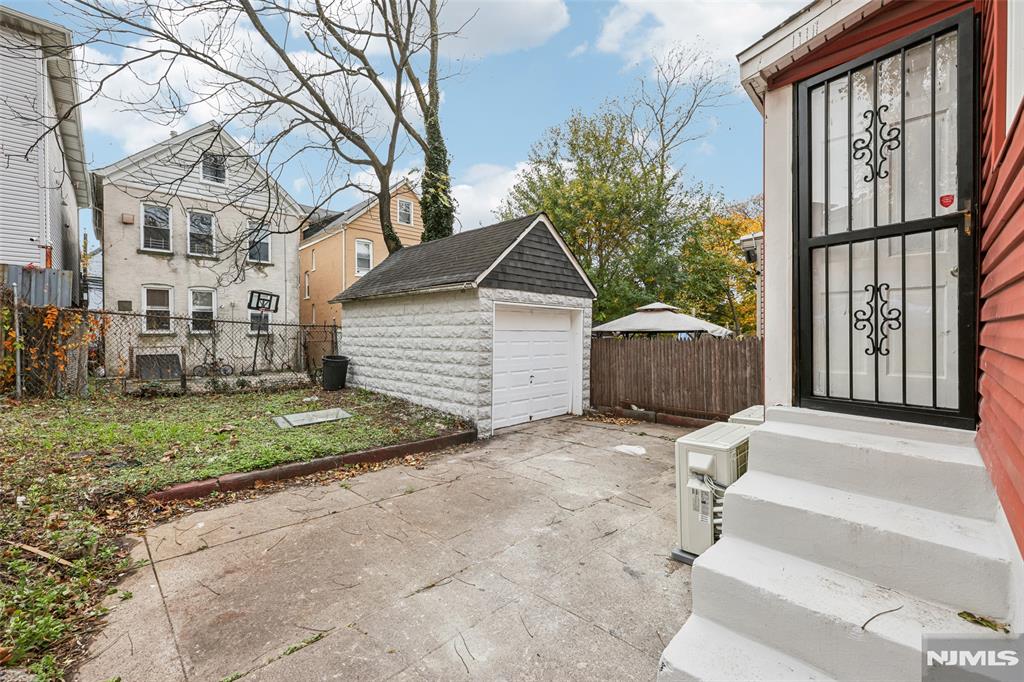 299 Claremont Avenue