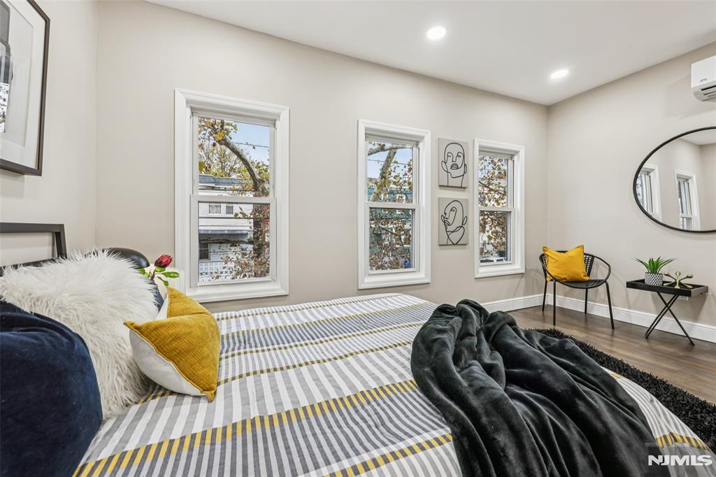 299 Claremont Avenue