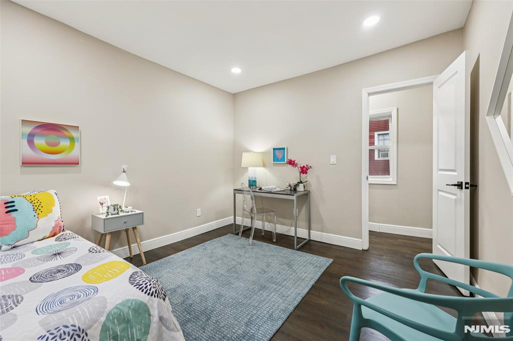 299 Claremont Avenue