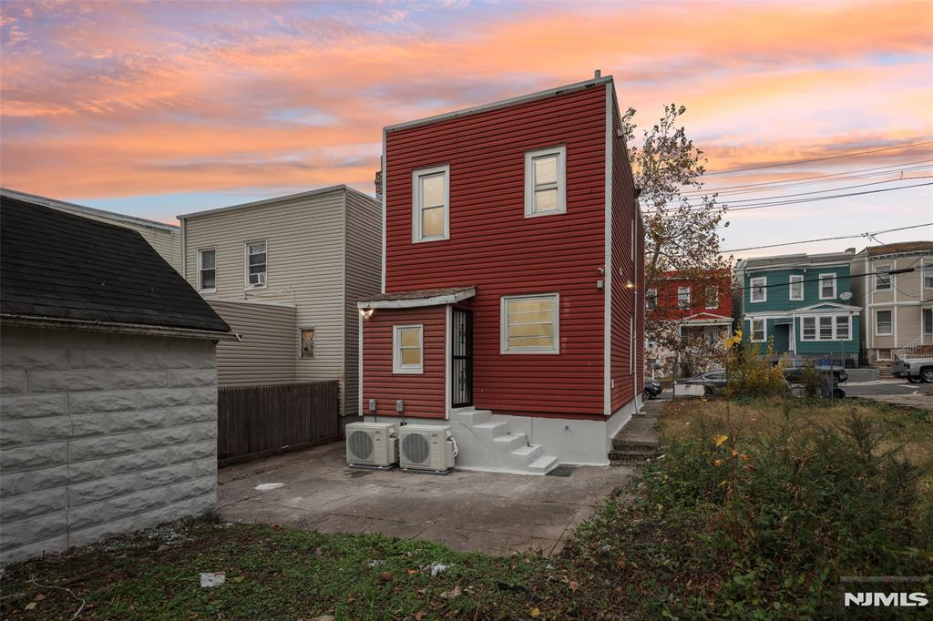 299 Claremont Avenue