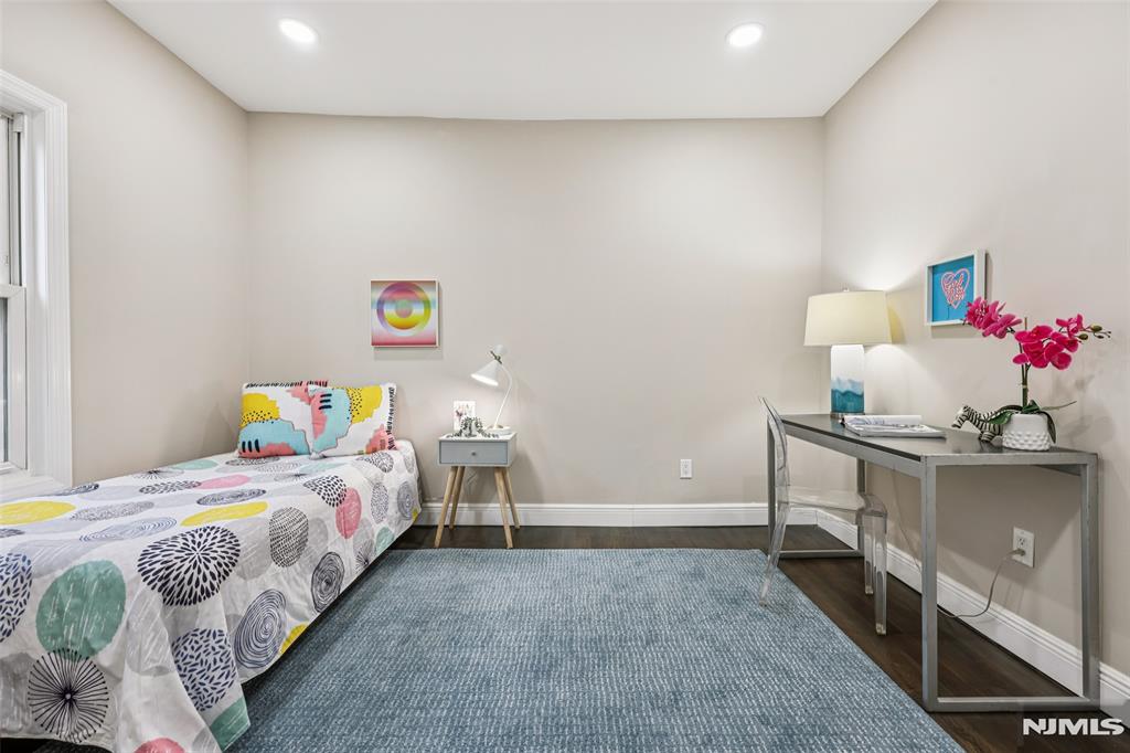 299 Claremont Avenue