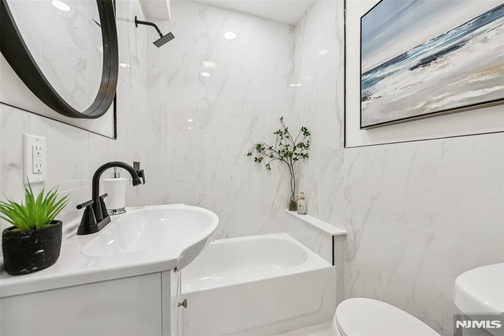 299 Claremont Avenue