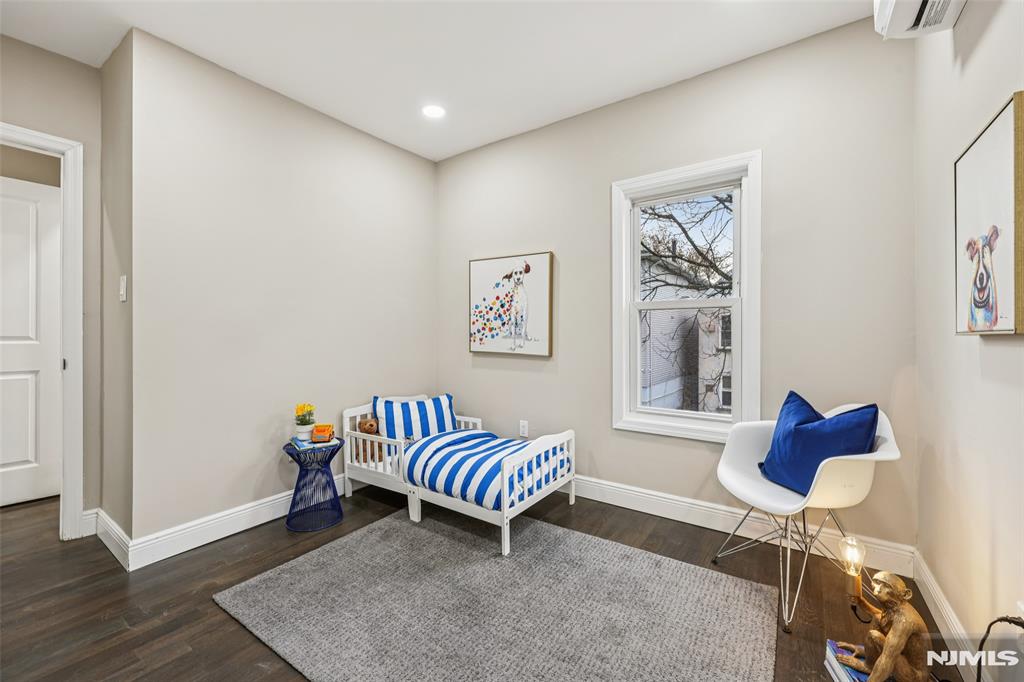 299 Claremont Avenue