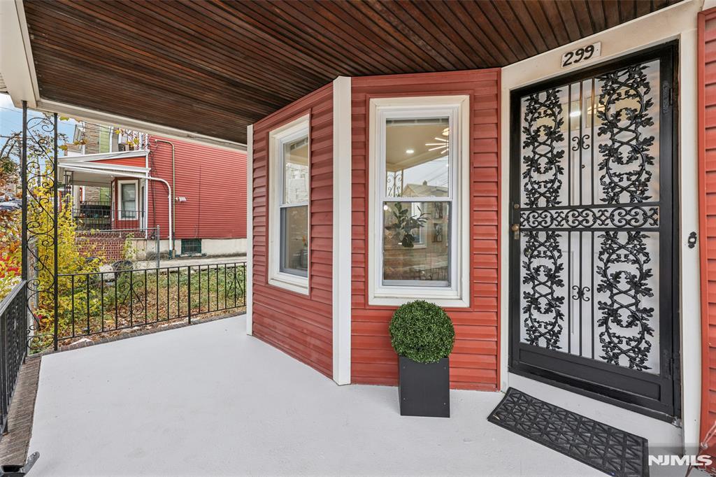 299 Claremont Avenue