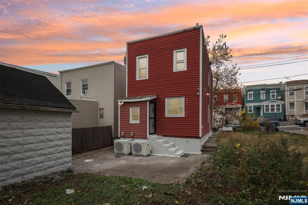 299 Claremont Avenue
