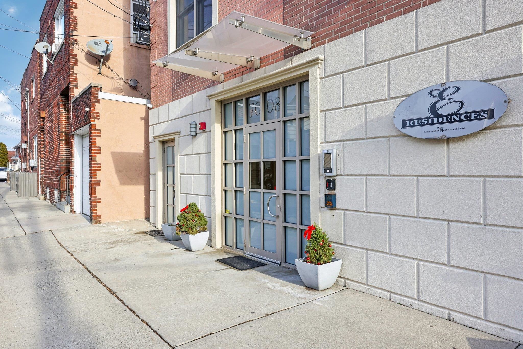 7008 MADISON ST Unit: 204