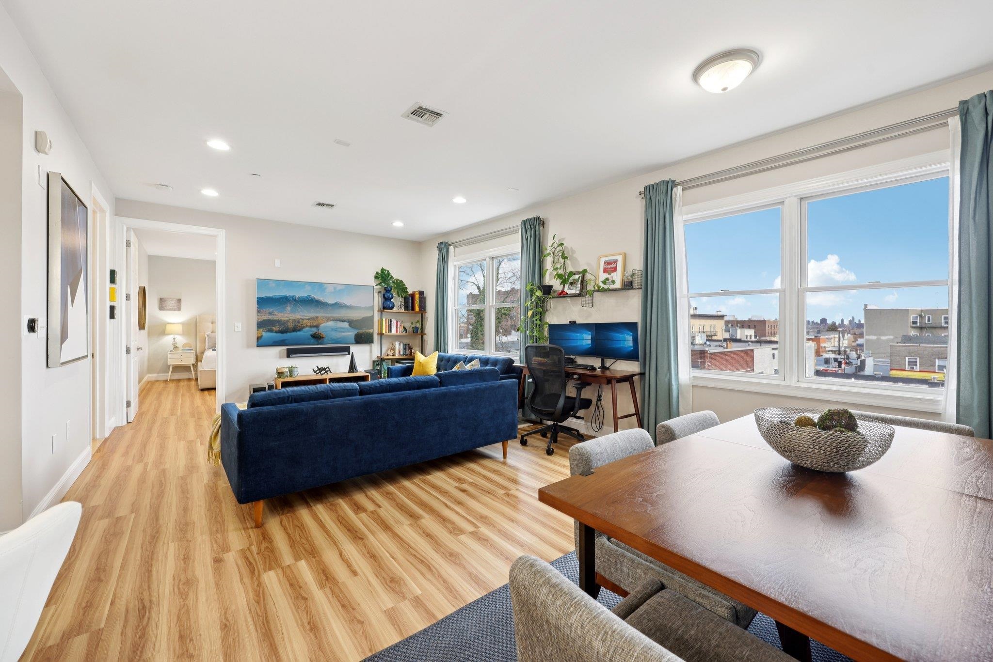 7008 MADISON ST Unit: 204