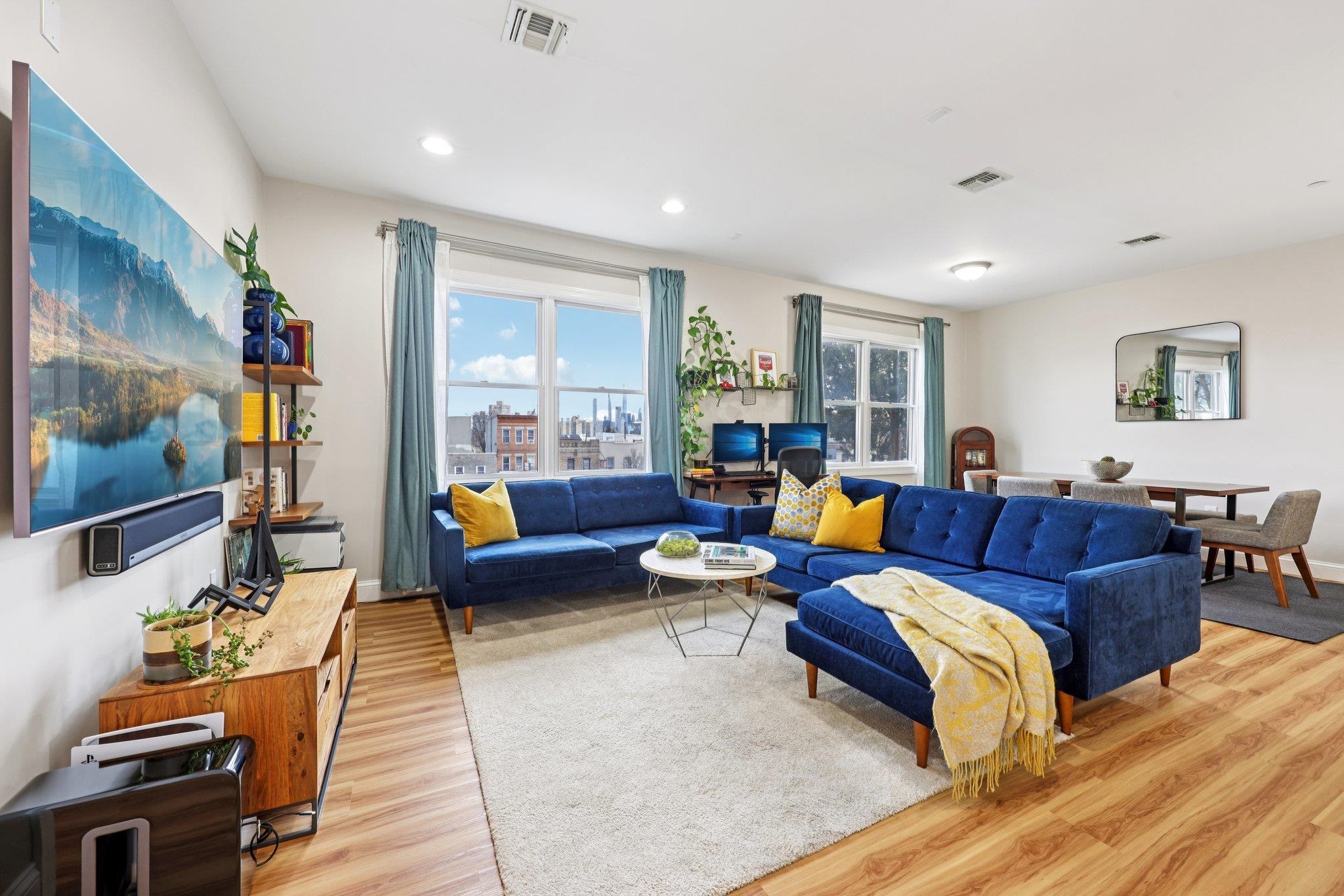 7008 MADISON ST Unit: 204