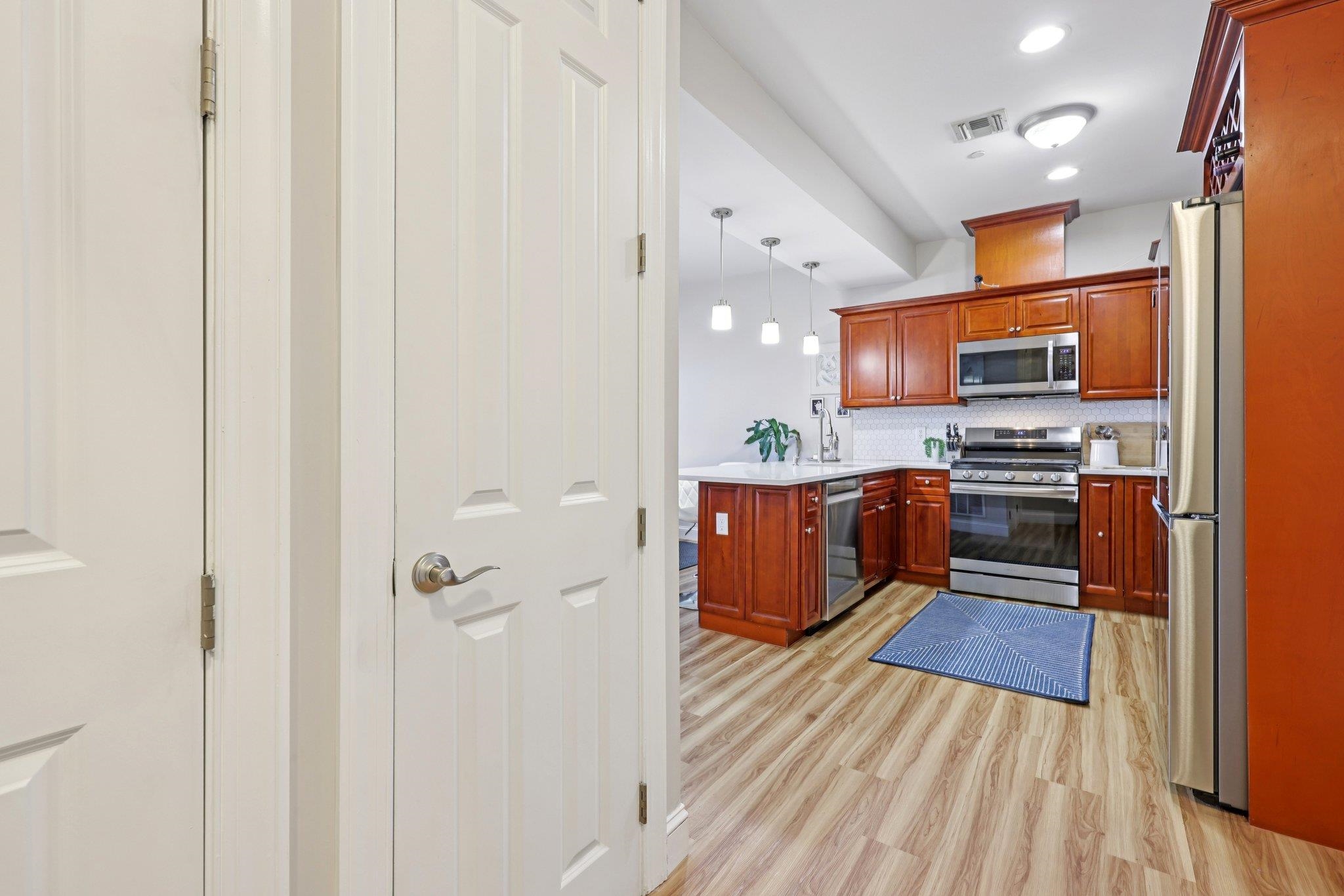 7008 MADISON ST Unit: 204