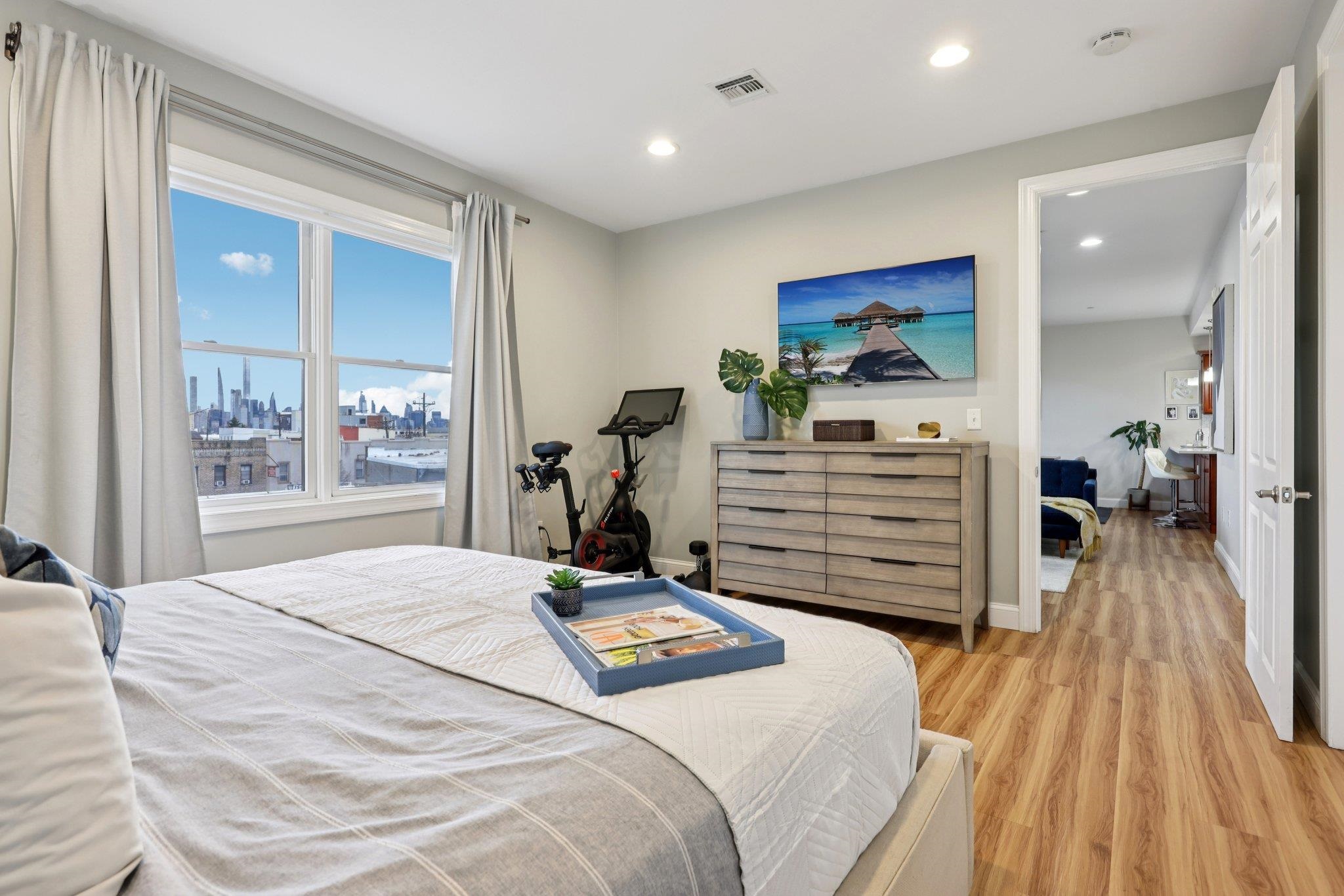 7008 MADISON ST Unit: 204