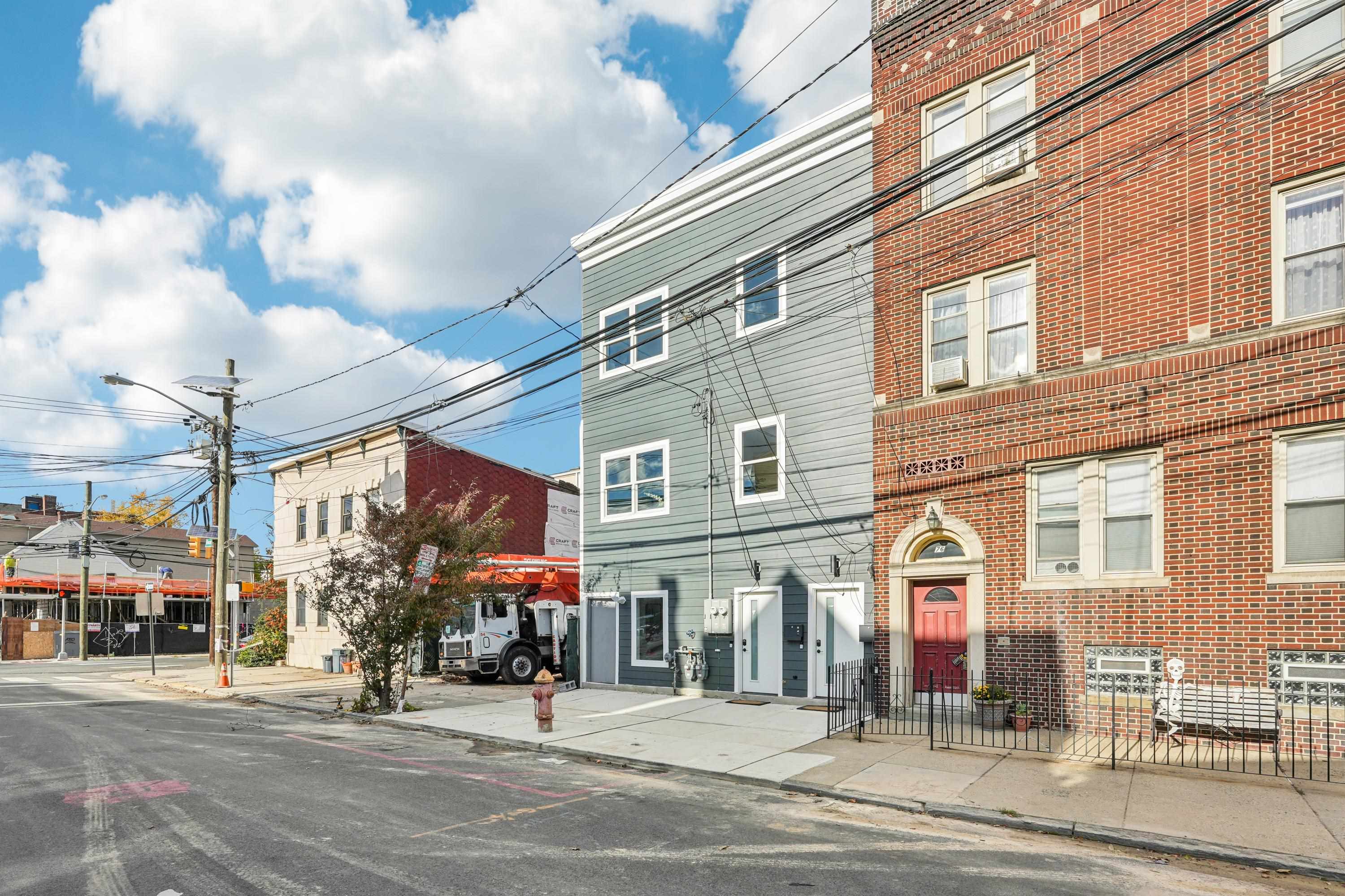 78 BEACON AVE Unit: 1