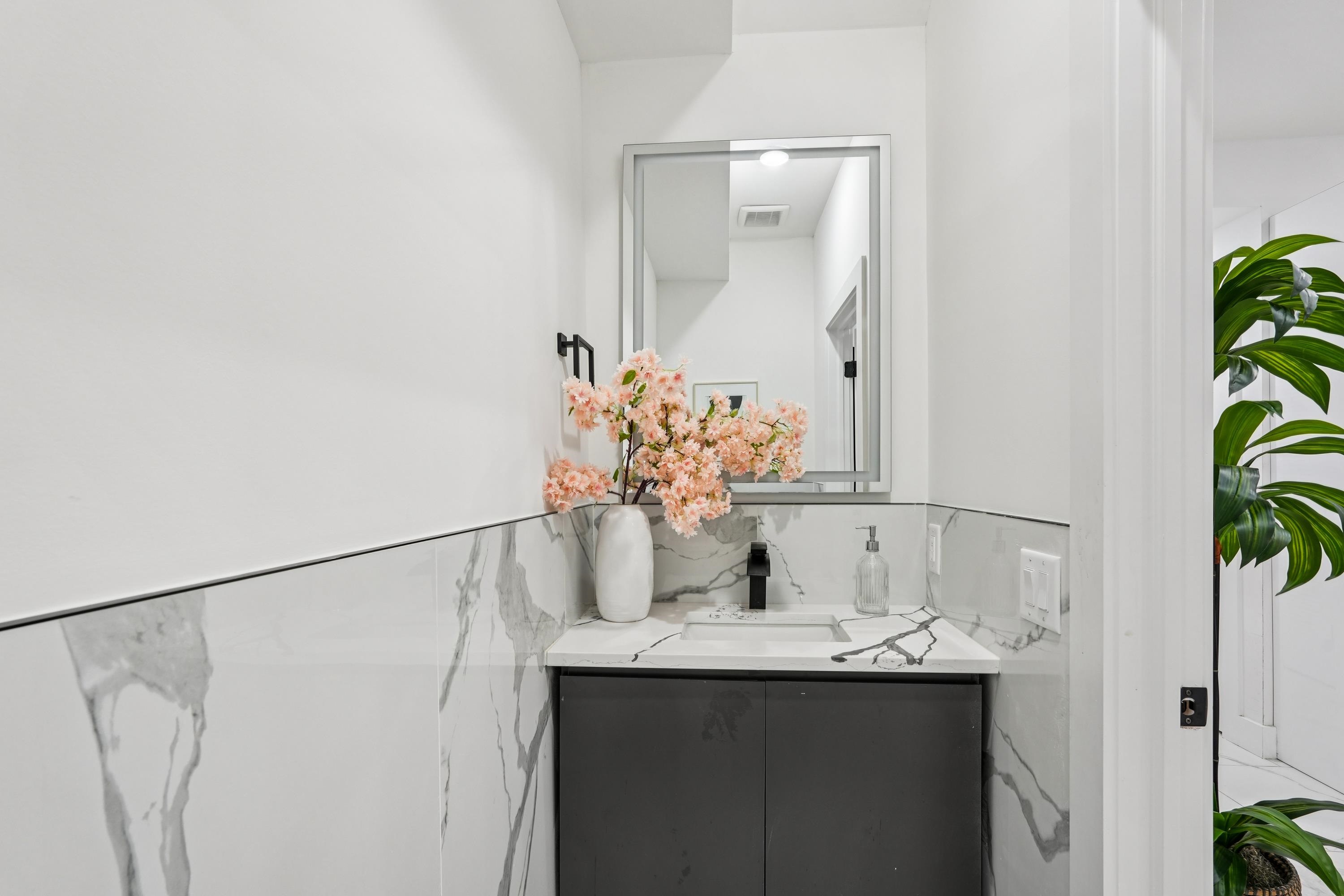 78 BEACON AVE Unit: 1