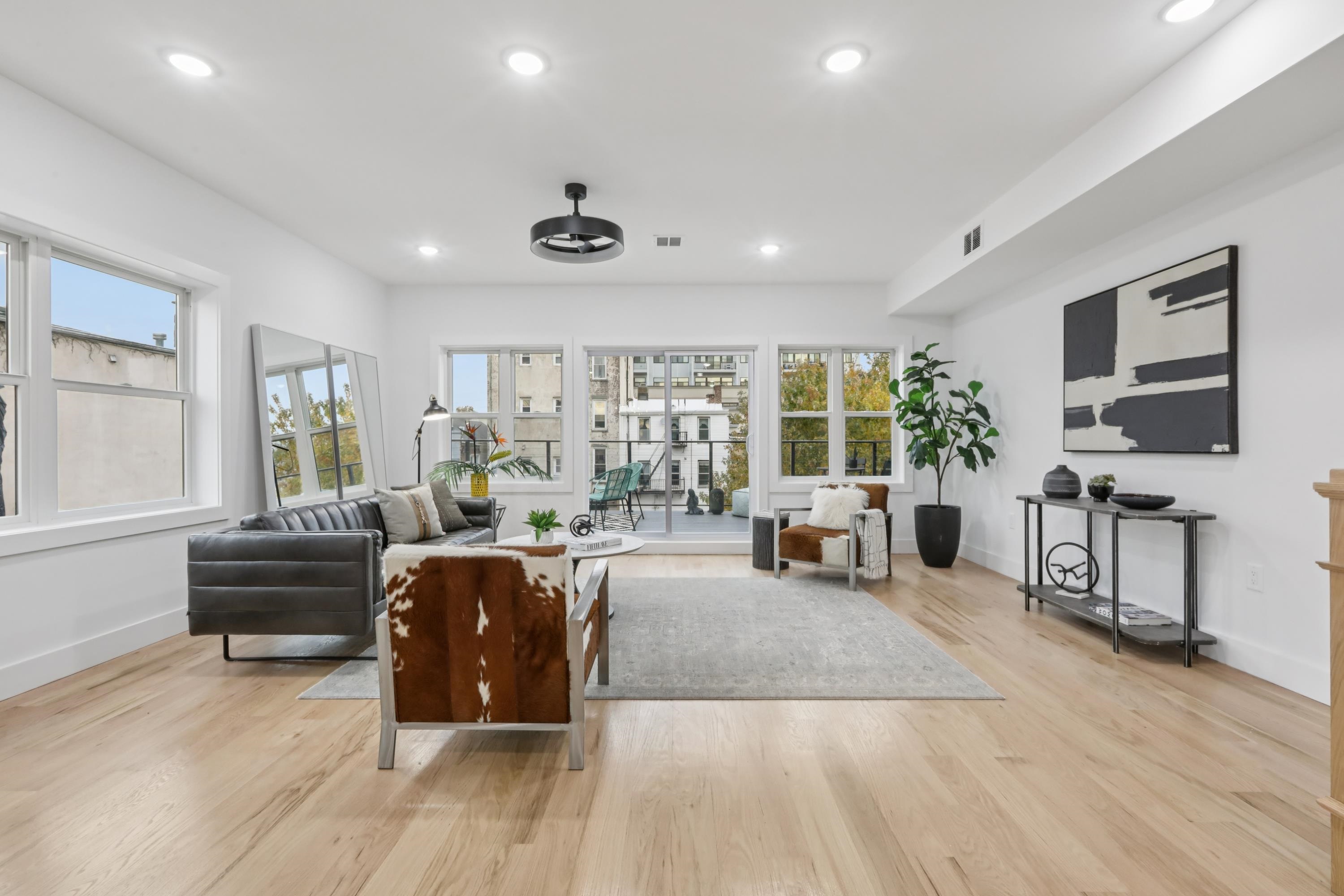 78 BEACON AVE Unit: 2