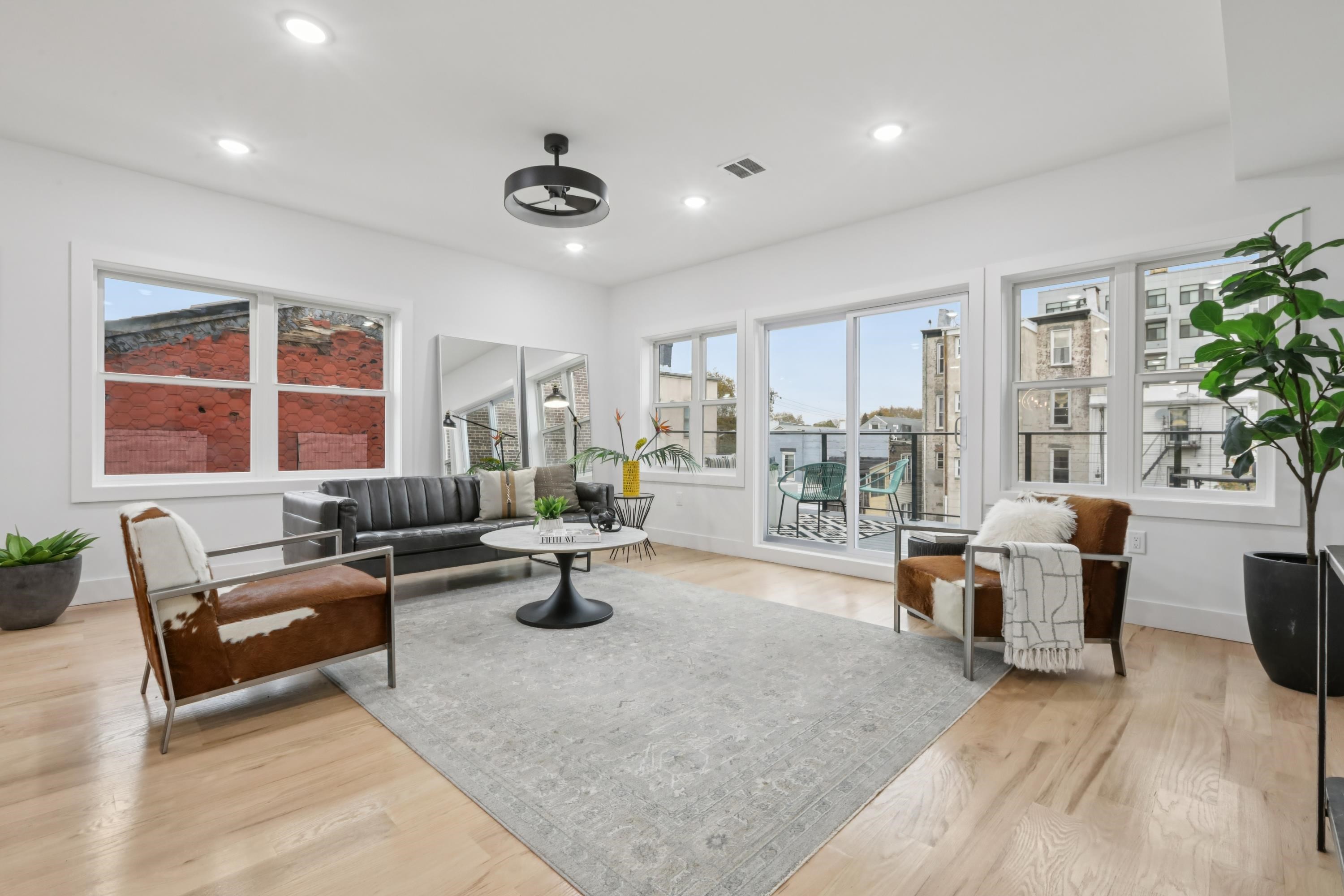 78 BEACON AVE Unit: 2