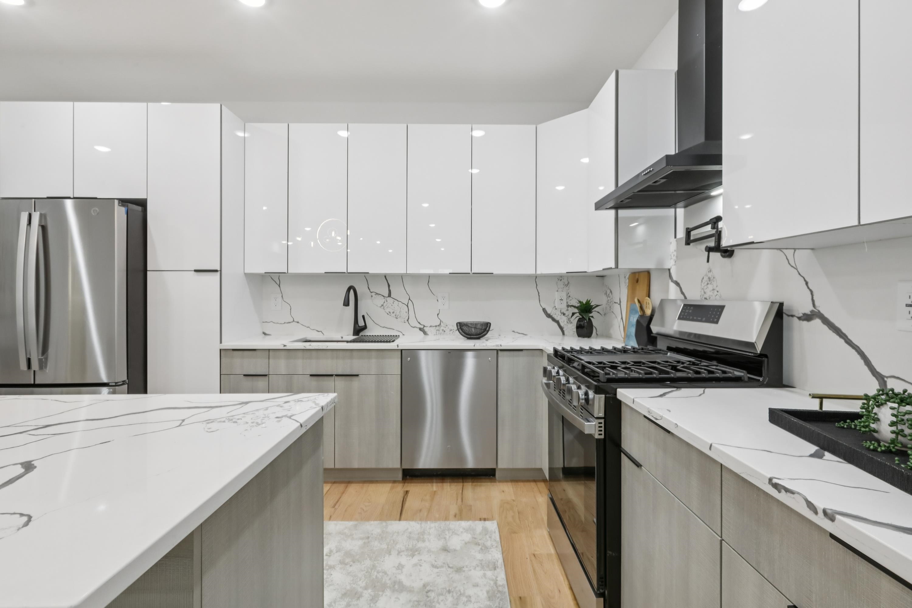 78 BEACON AVE Unit: 2