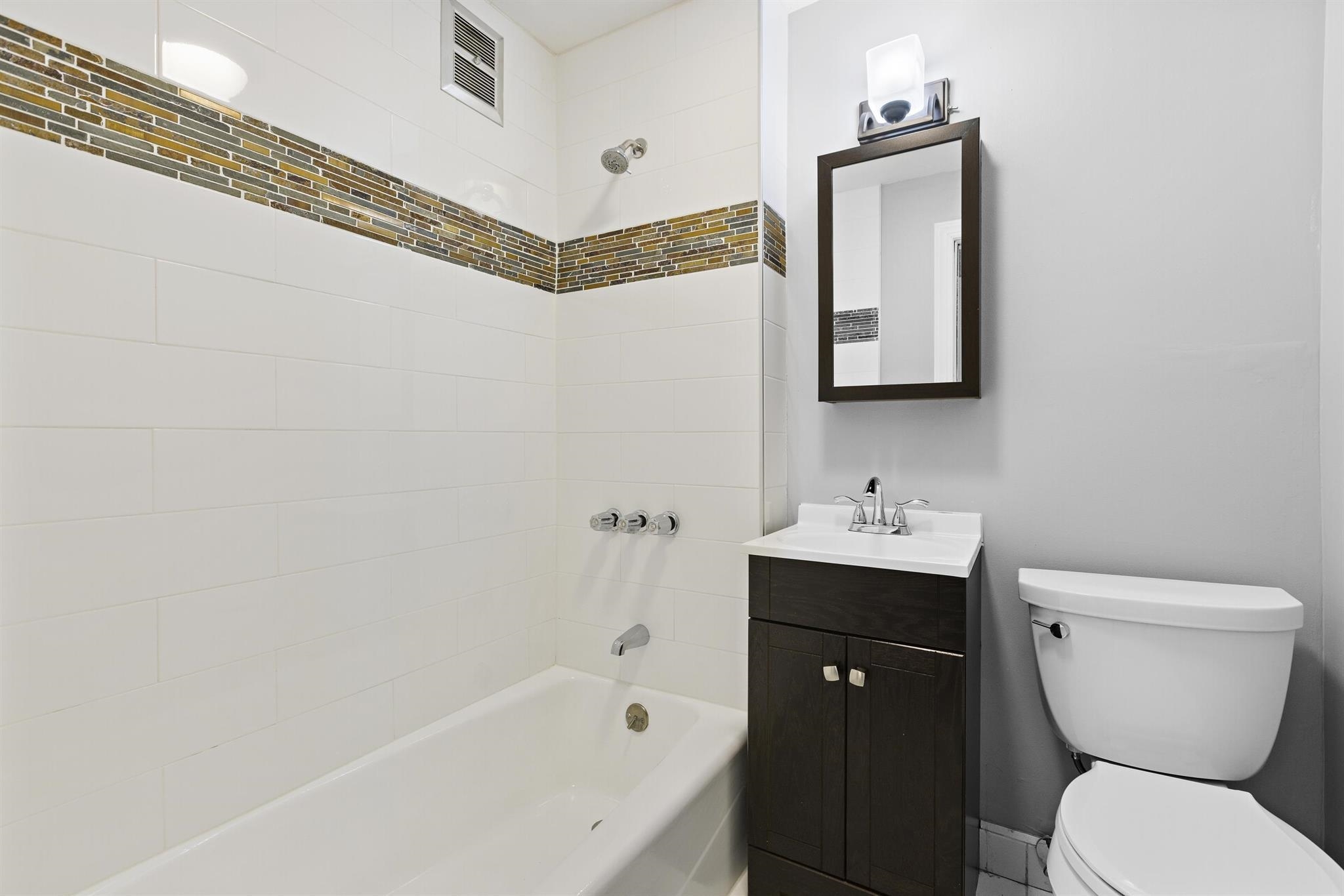 117 57TH ST Unit: 2
