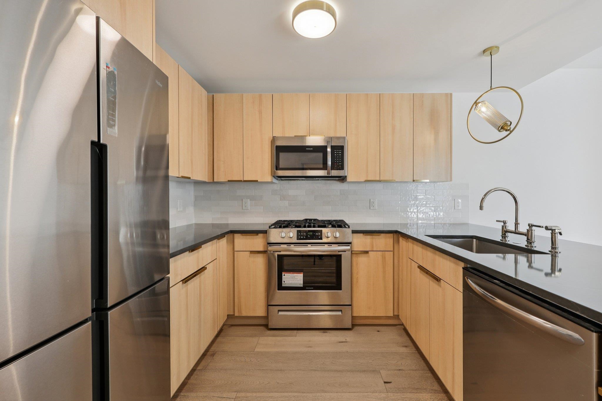 348 BALDWIN AVE Unit: 209