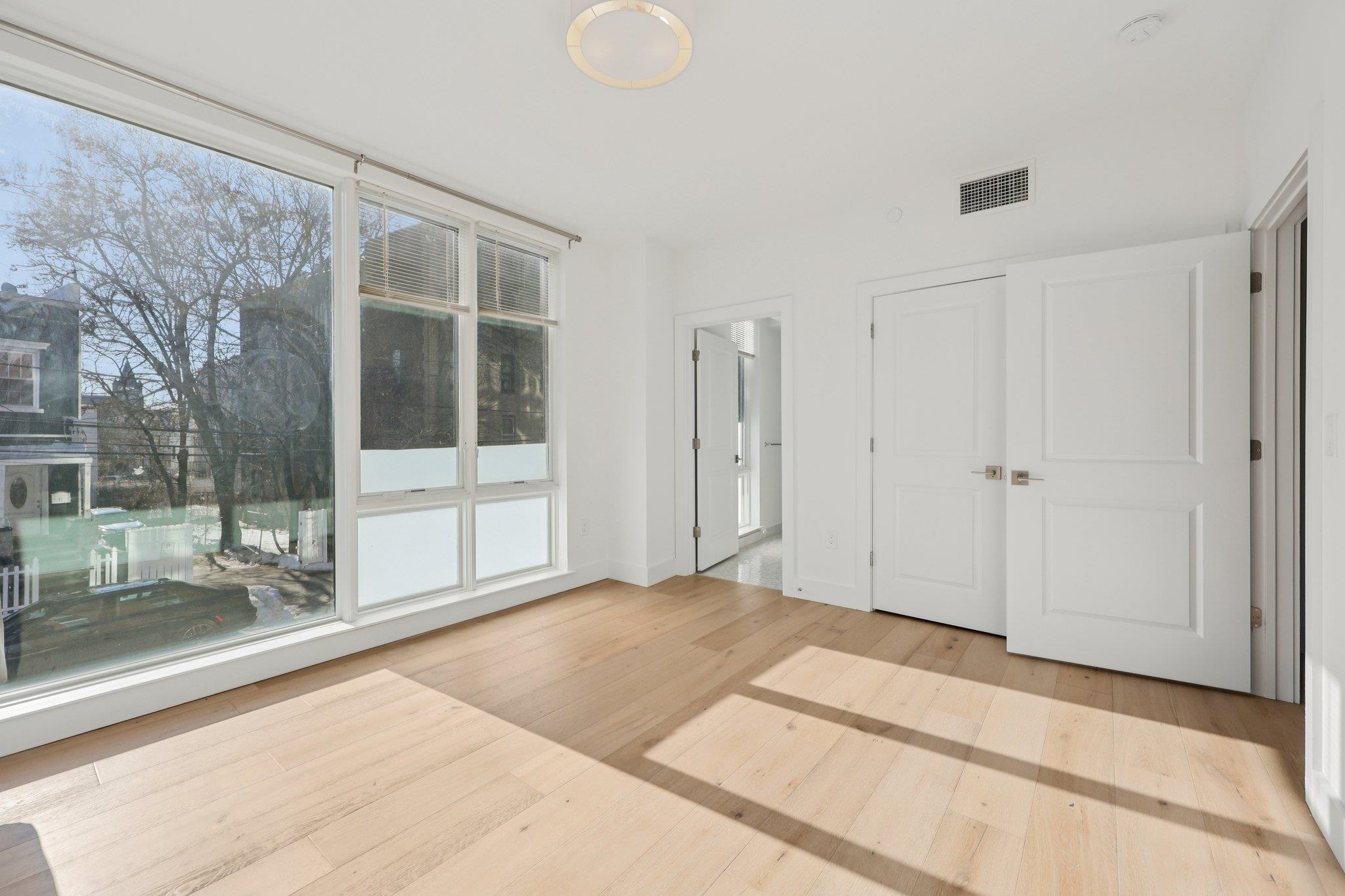 348 BALDWIN AVE Unit: 209