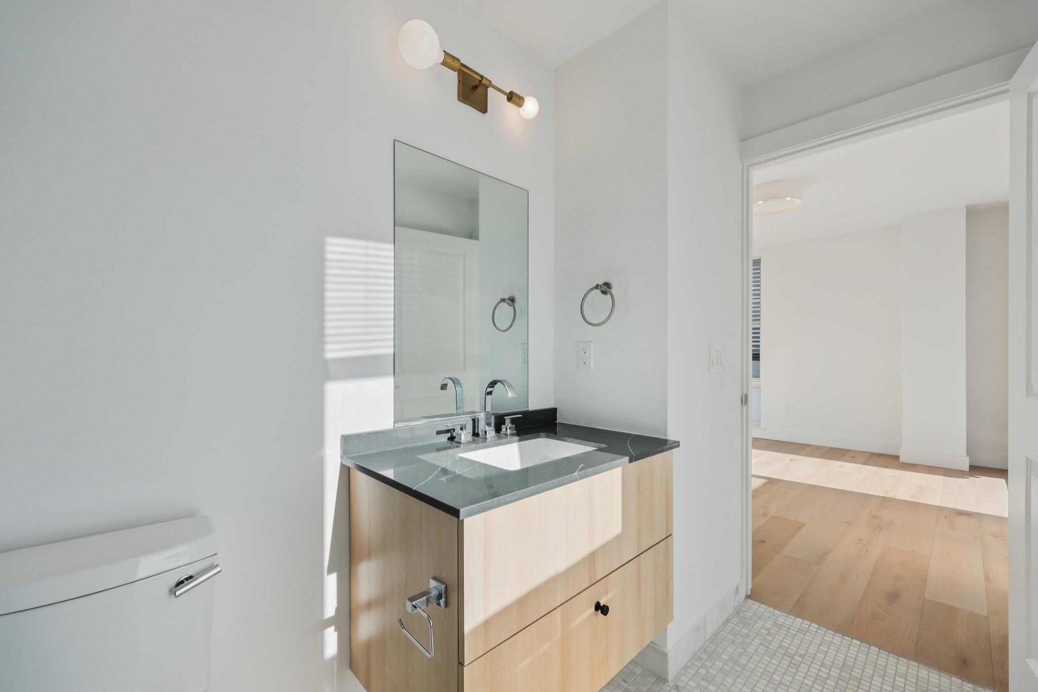 348 BALDWIN AVE Unit: 209