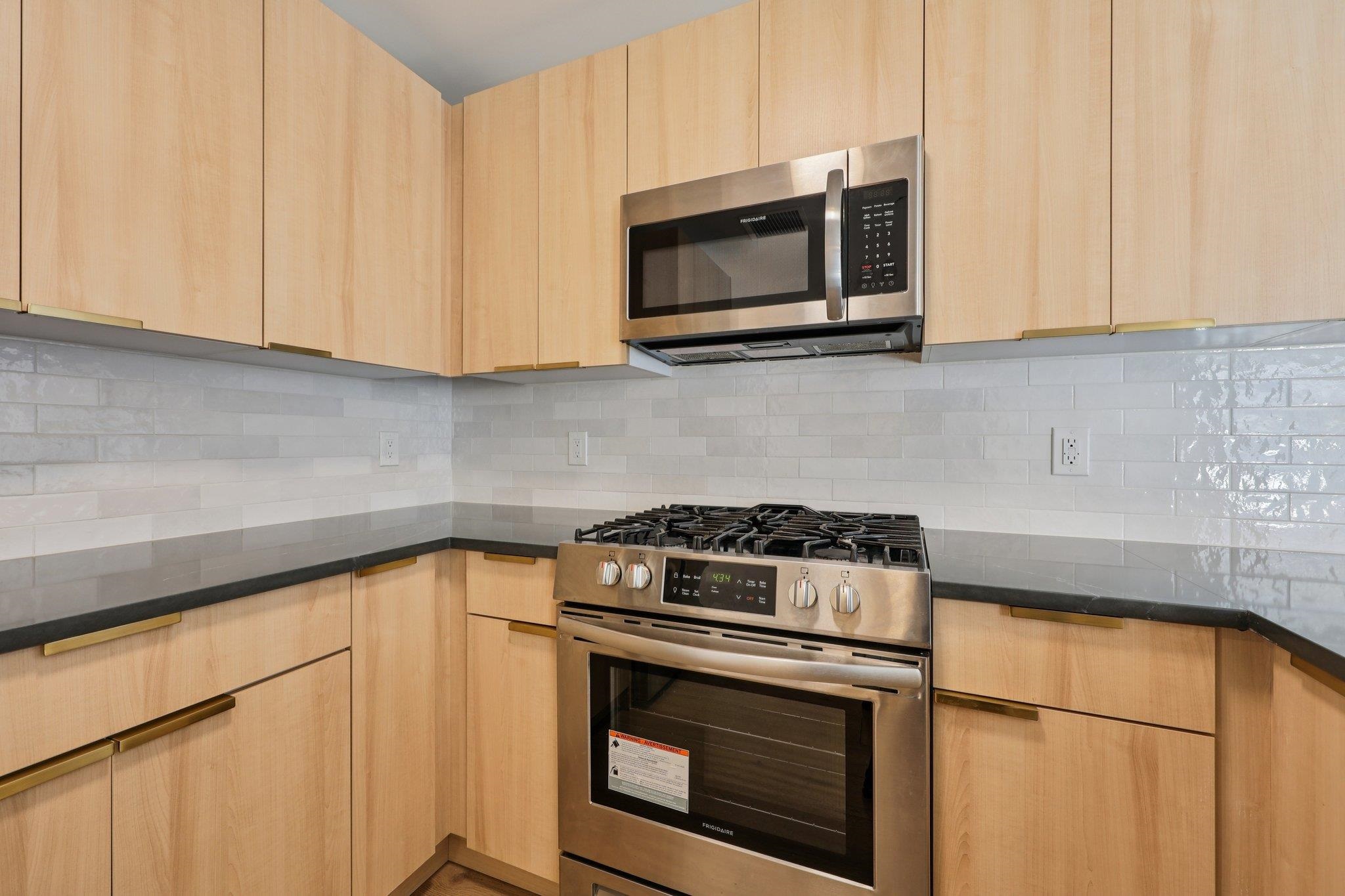 348 BALDWIN AVE Unit: 209