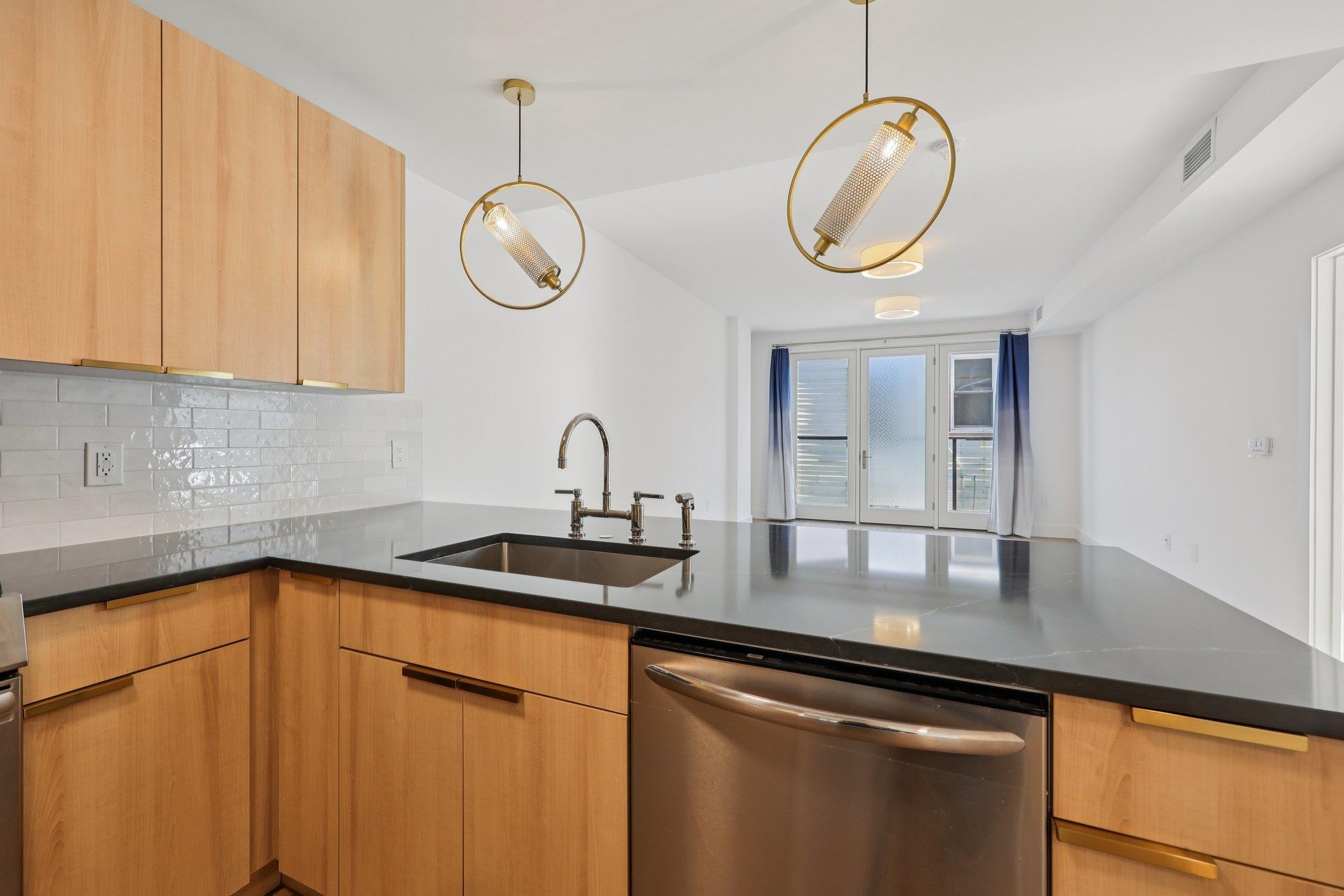 348 BALDWIN AVE Unit: 209