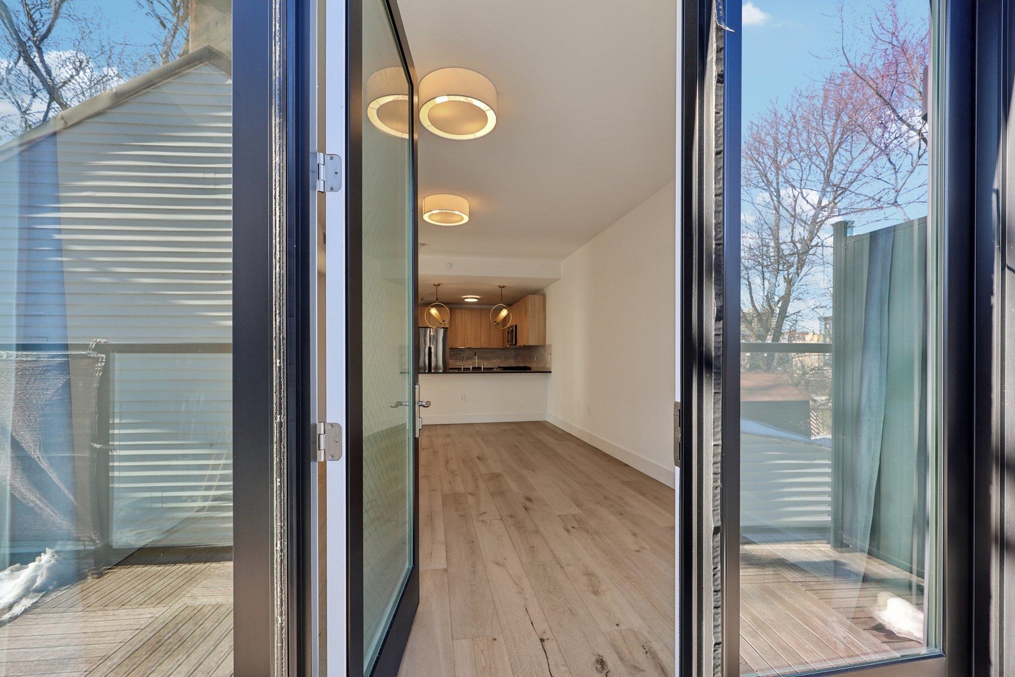 348 BALDWIN AVE Unit: 209