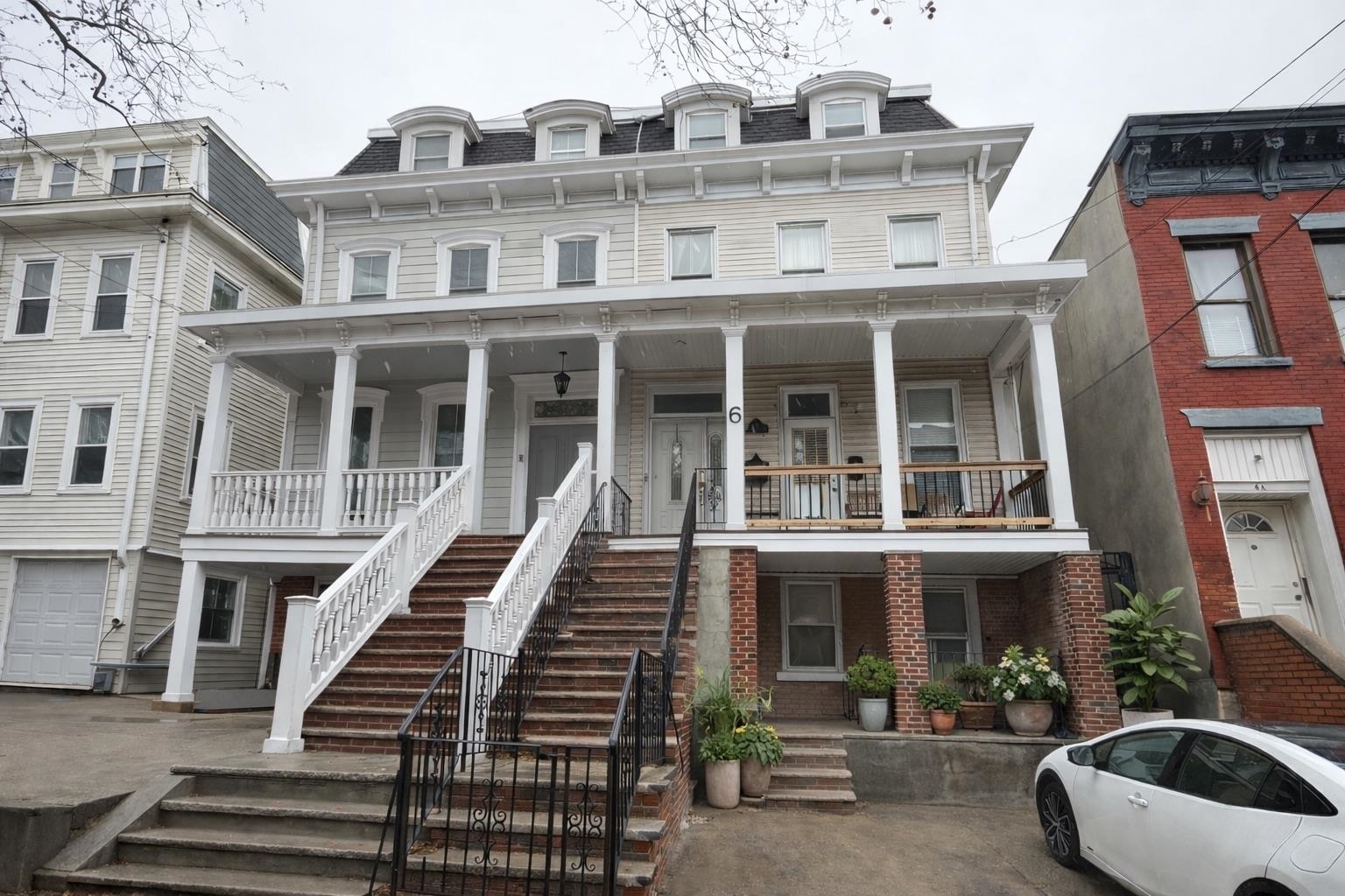 6 MAGNOLIA AVE
