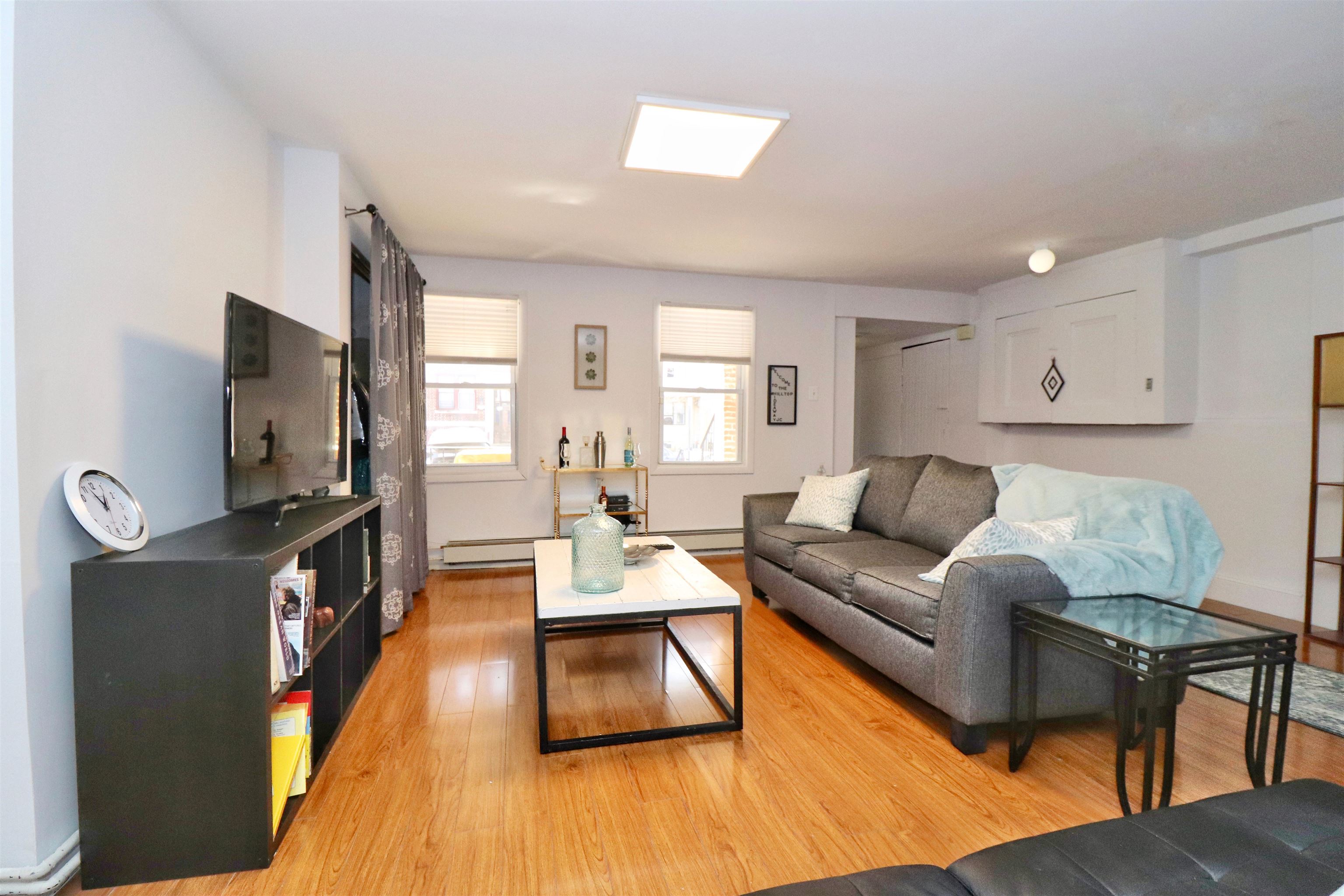 6 MAGNOLIA AVE