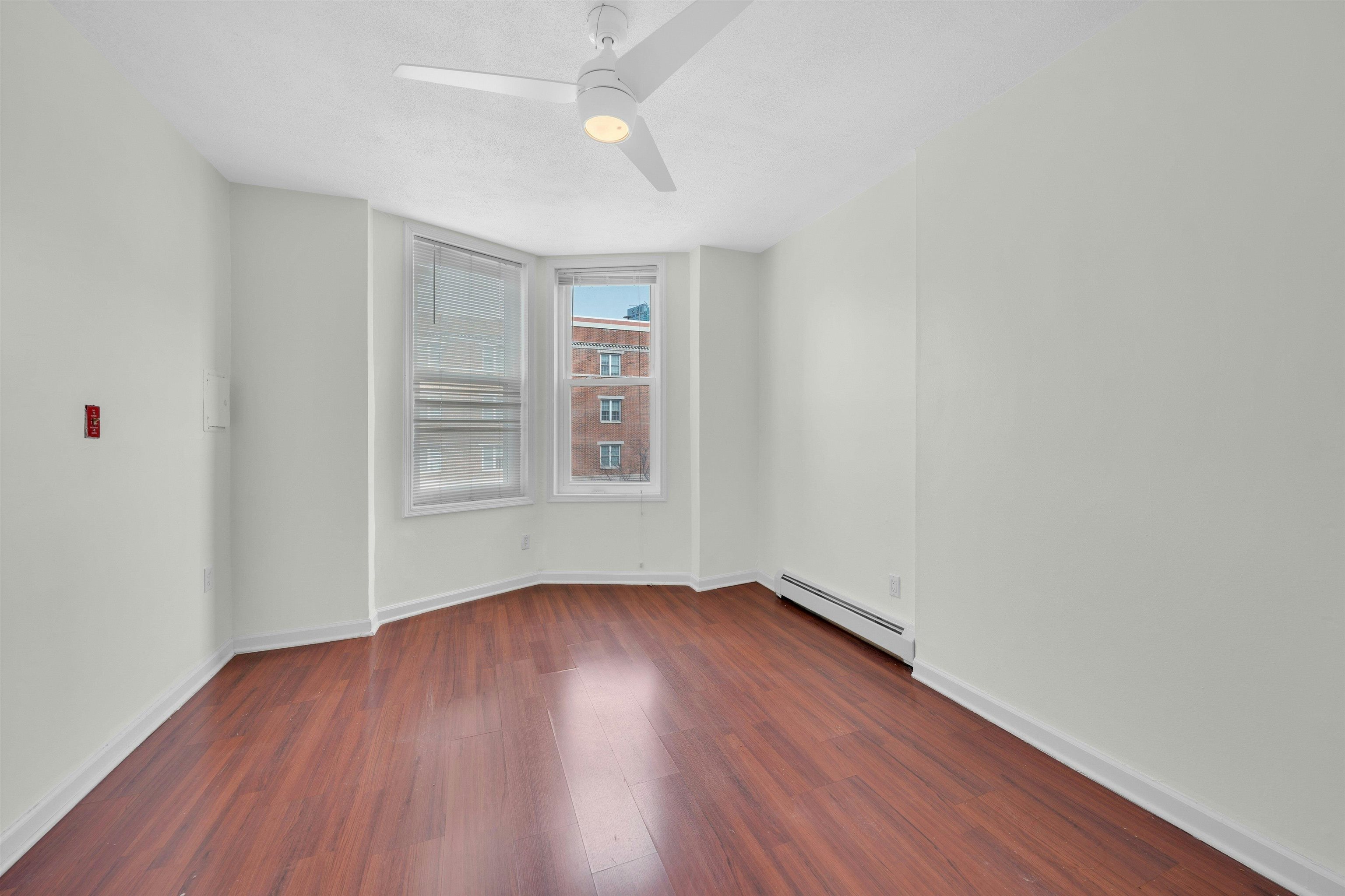 811 MONTGOMERY ST Unit: 2L