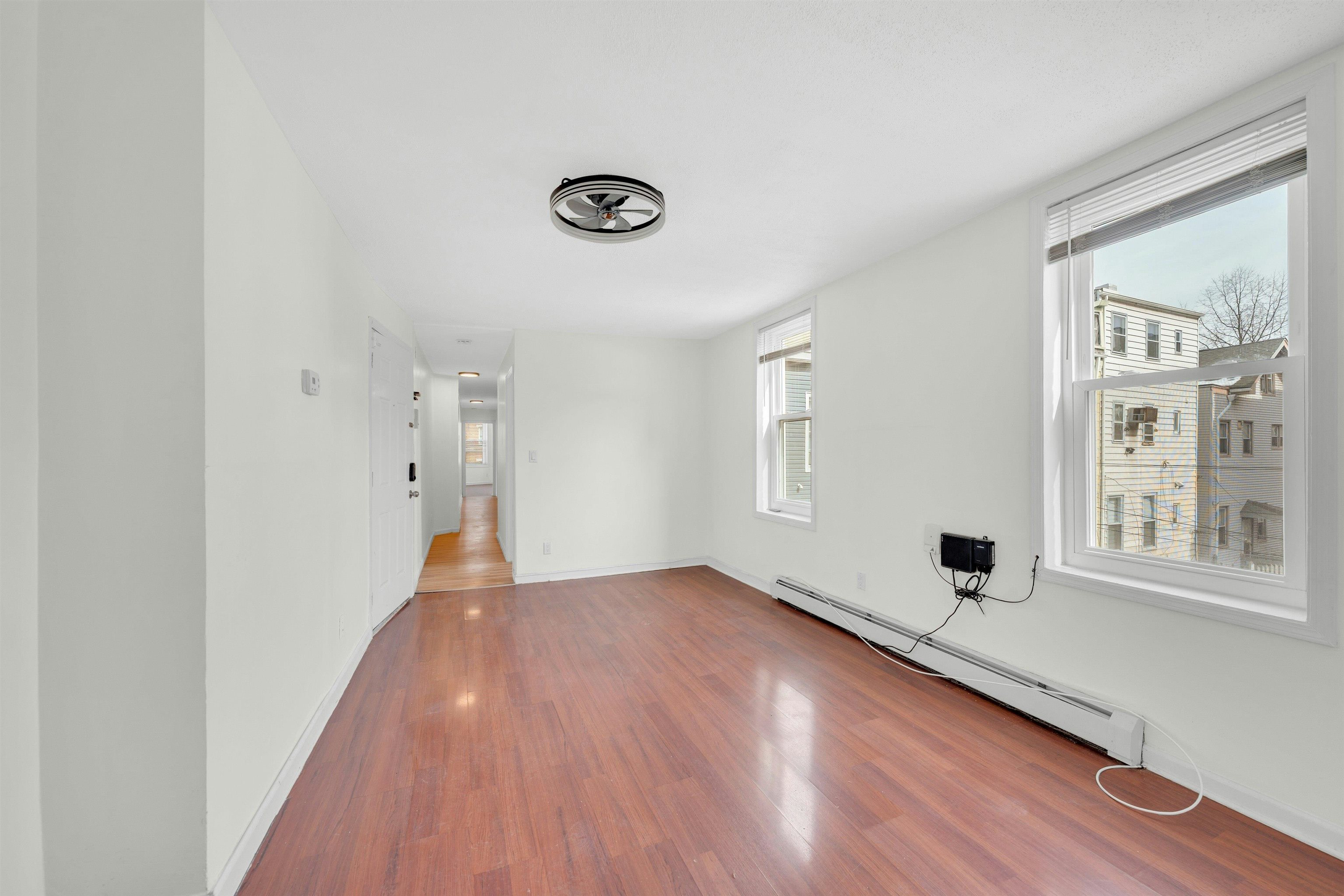 811 MONTGOMERY ST Unit: 2L
