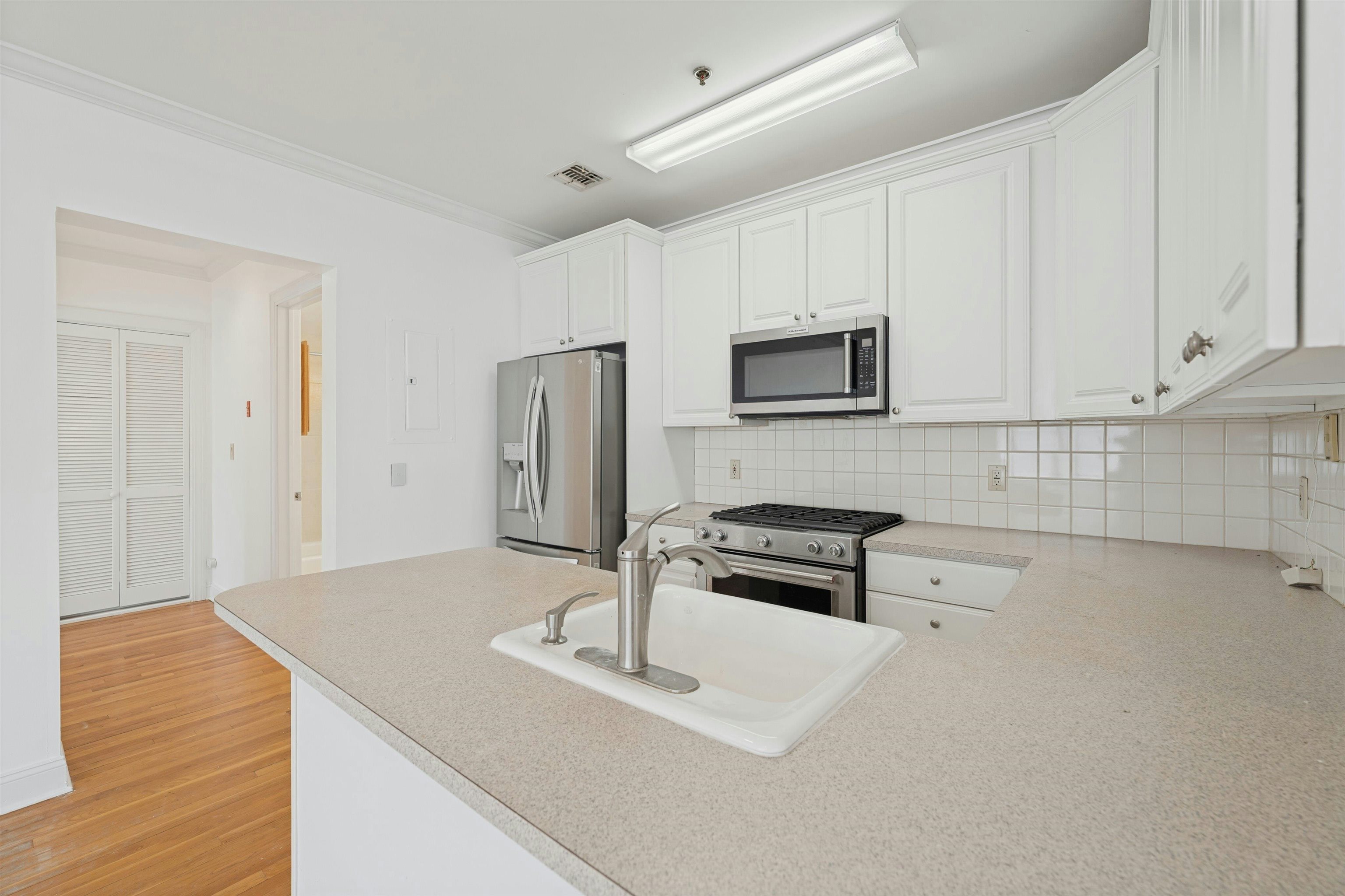 82 CLINTON ST Unit: 6B