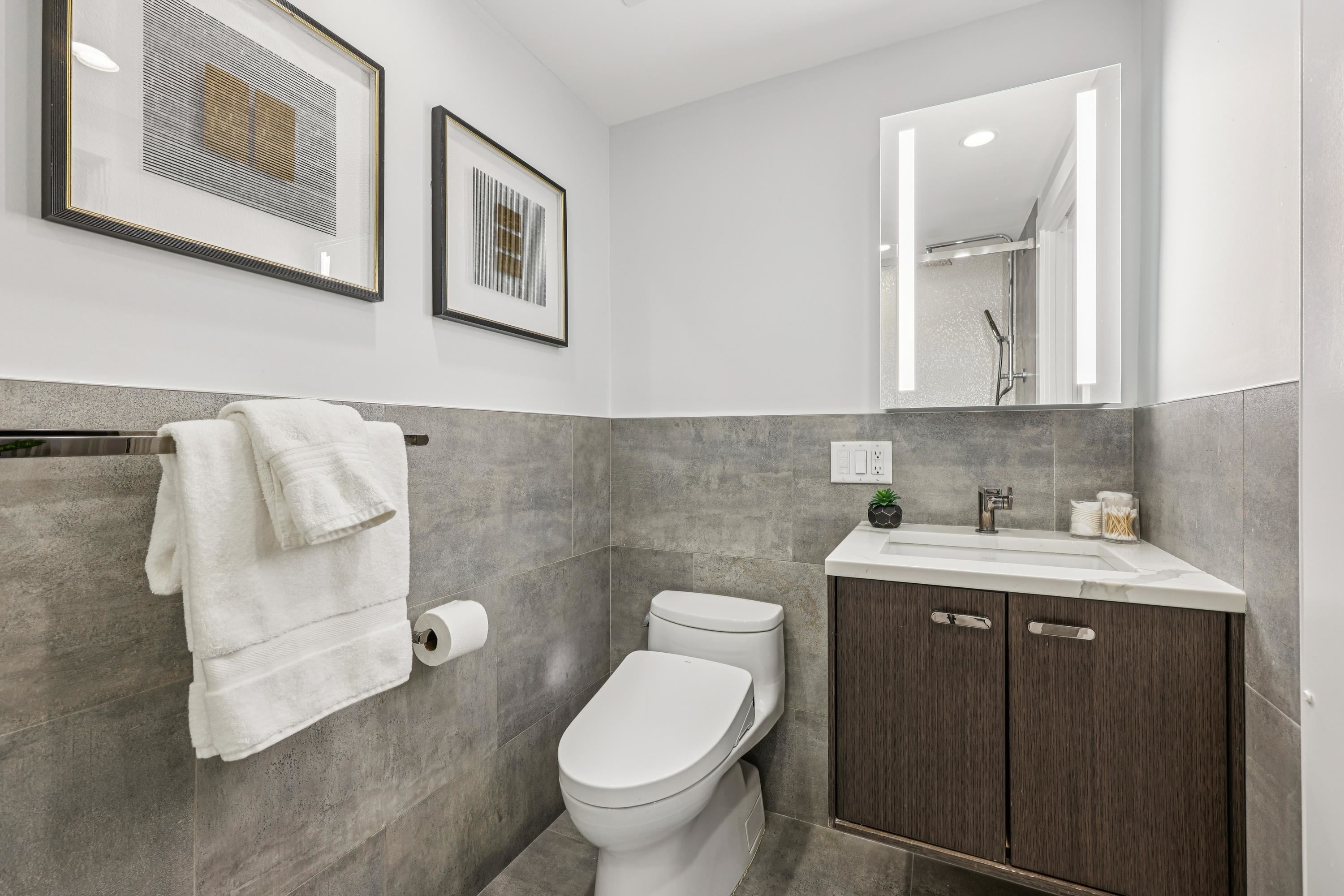 2 CONSTITUTION CT Unit: 503