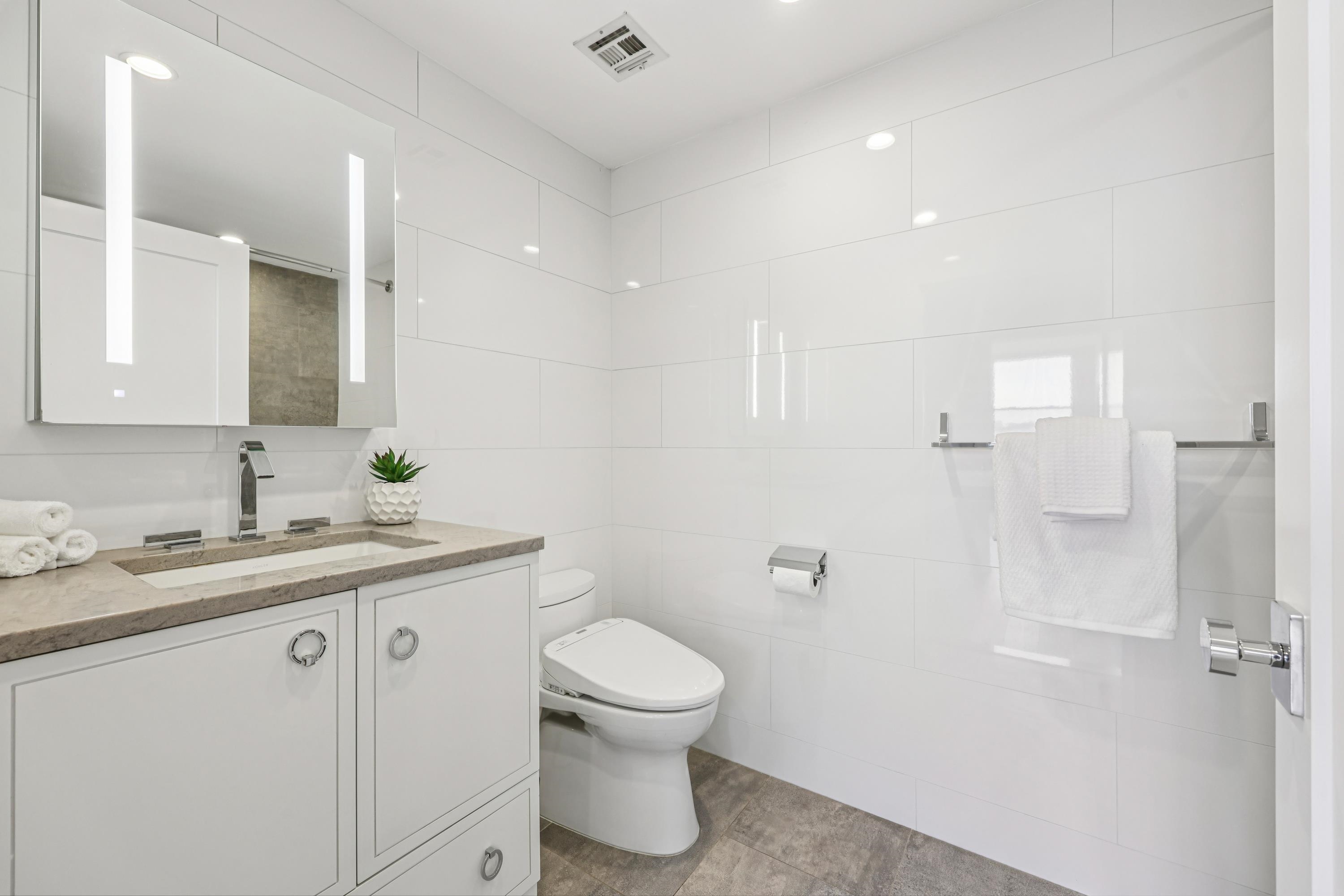 2 CONSTITUTION CT Unit: 503