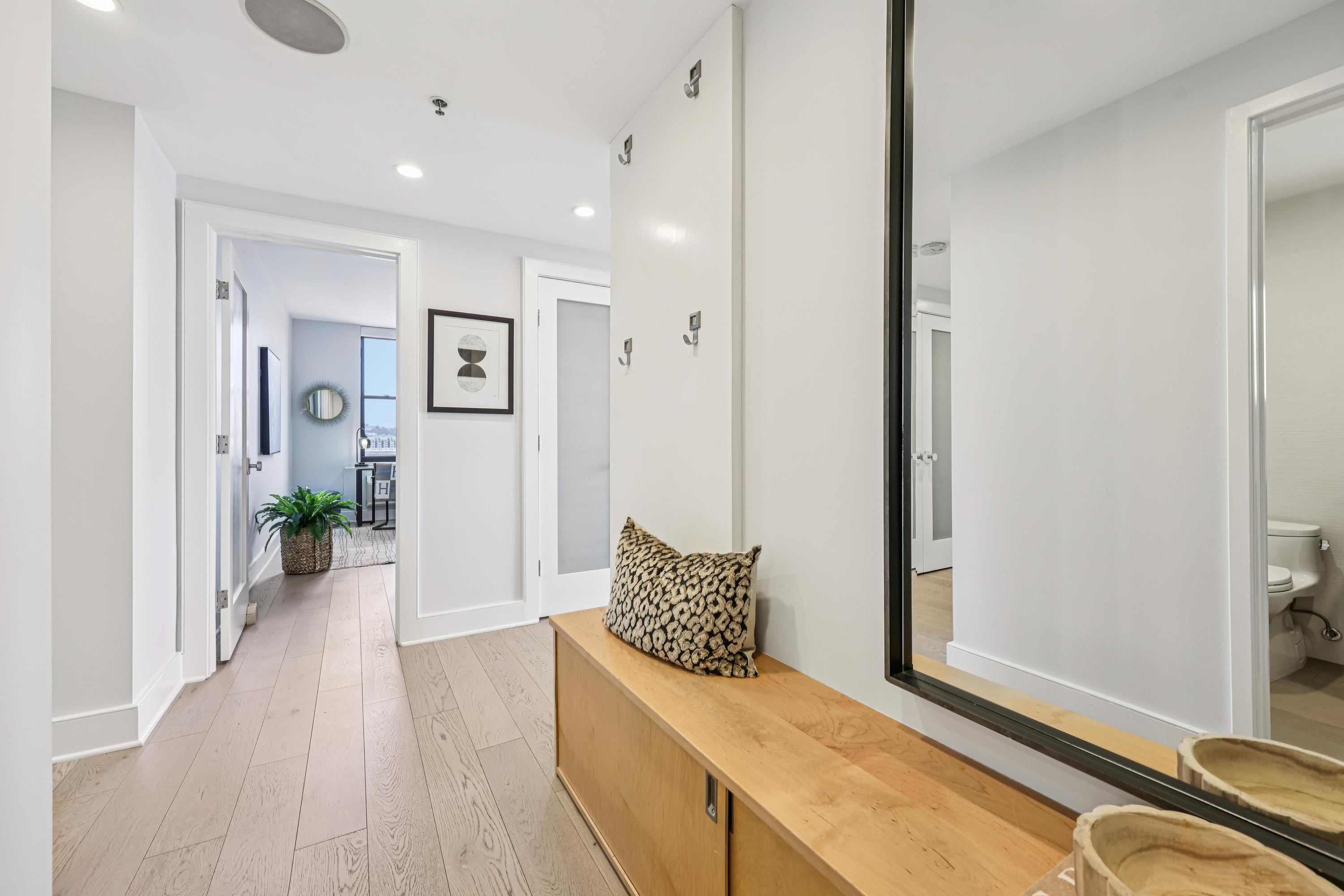 2 CONSTITUTION CT Unit: 503