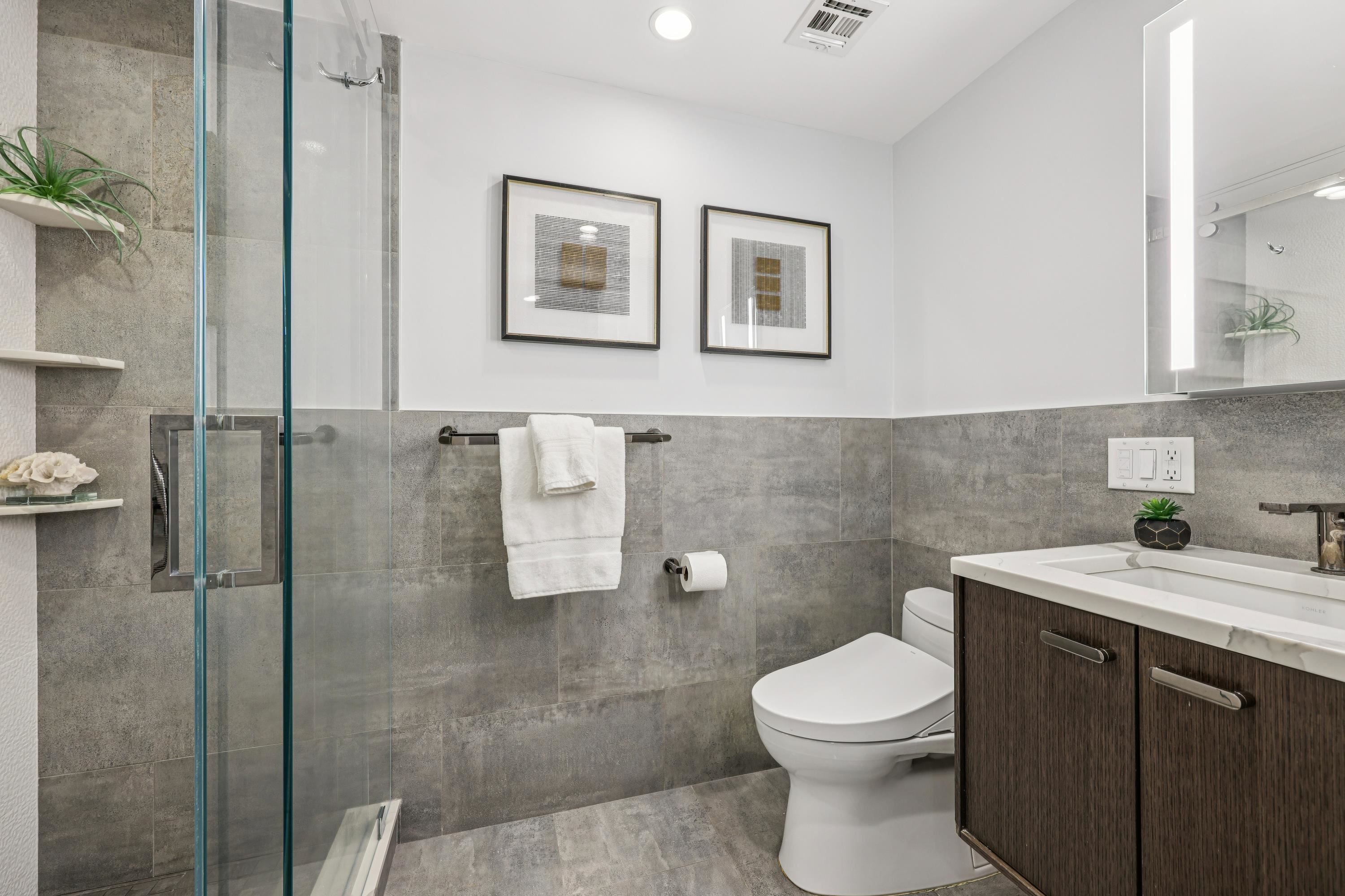 2 CONSTITUTION CT Unit: 503