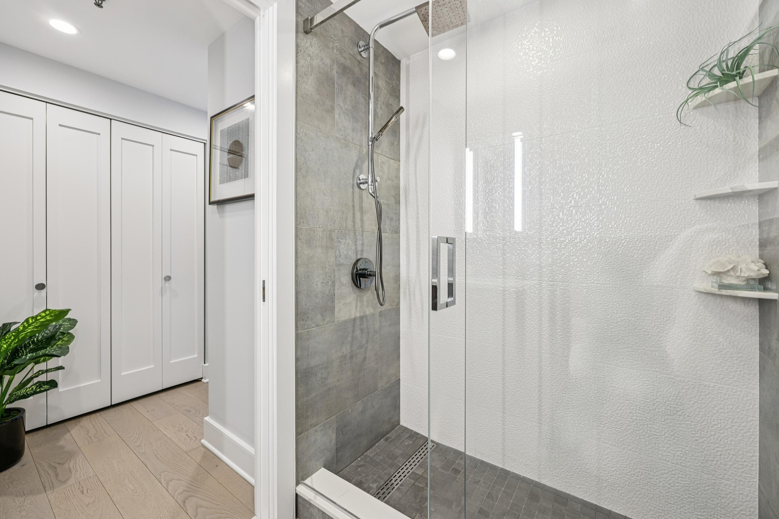 2 CONSTITUTION CT Unit: 503