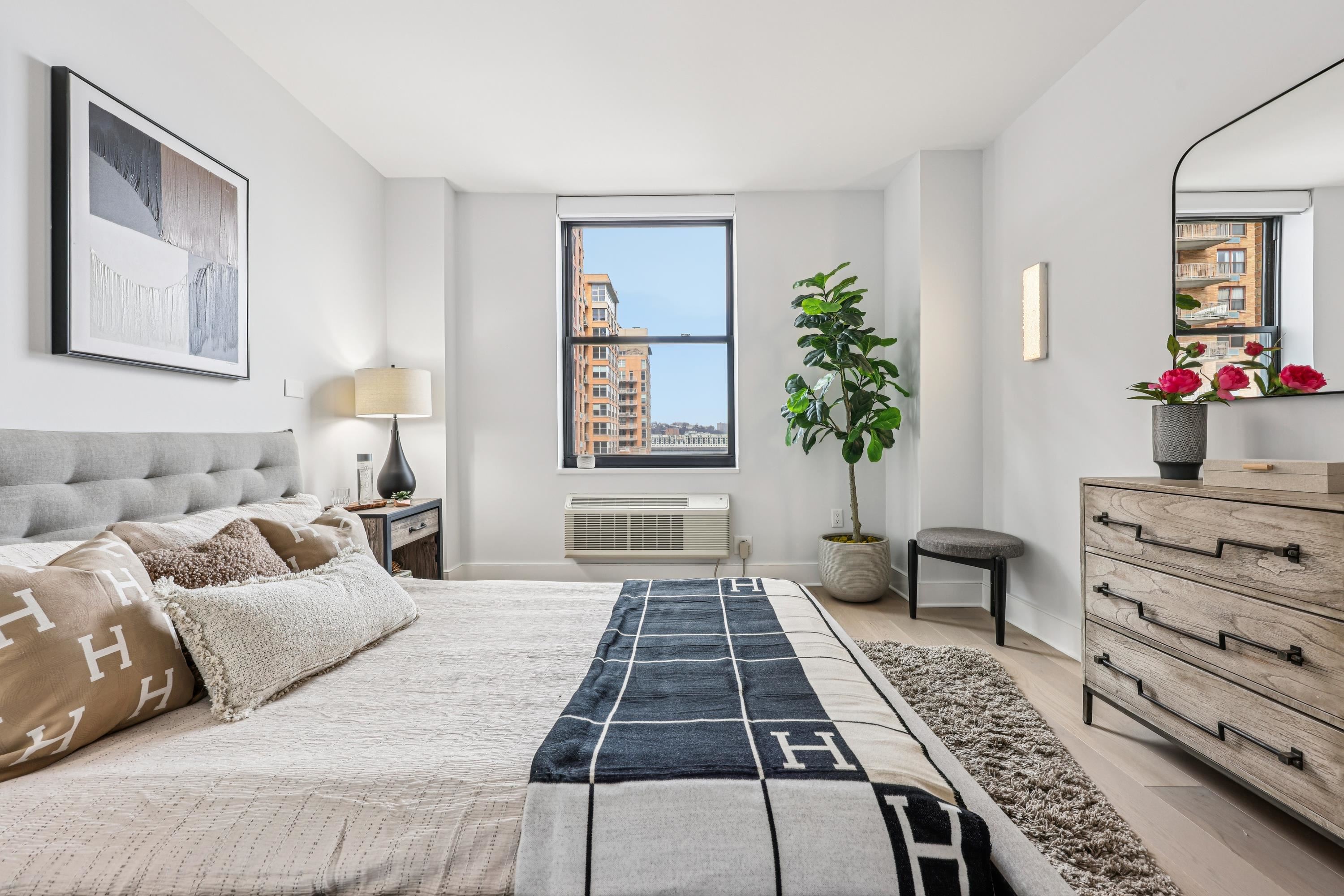 2 CONSTITUTION CT Unit: 503