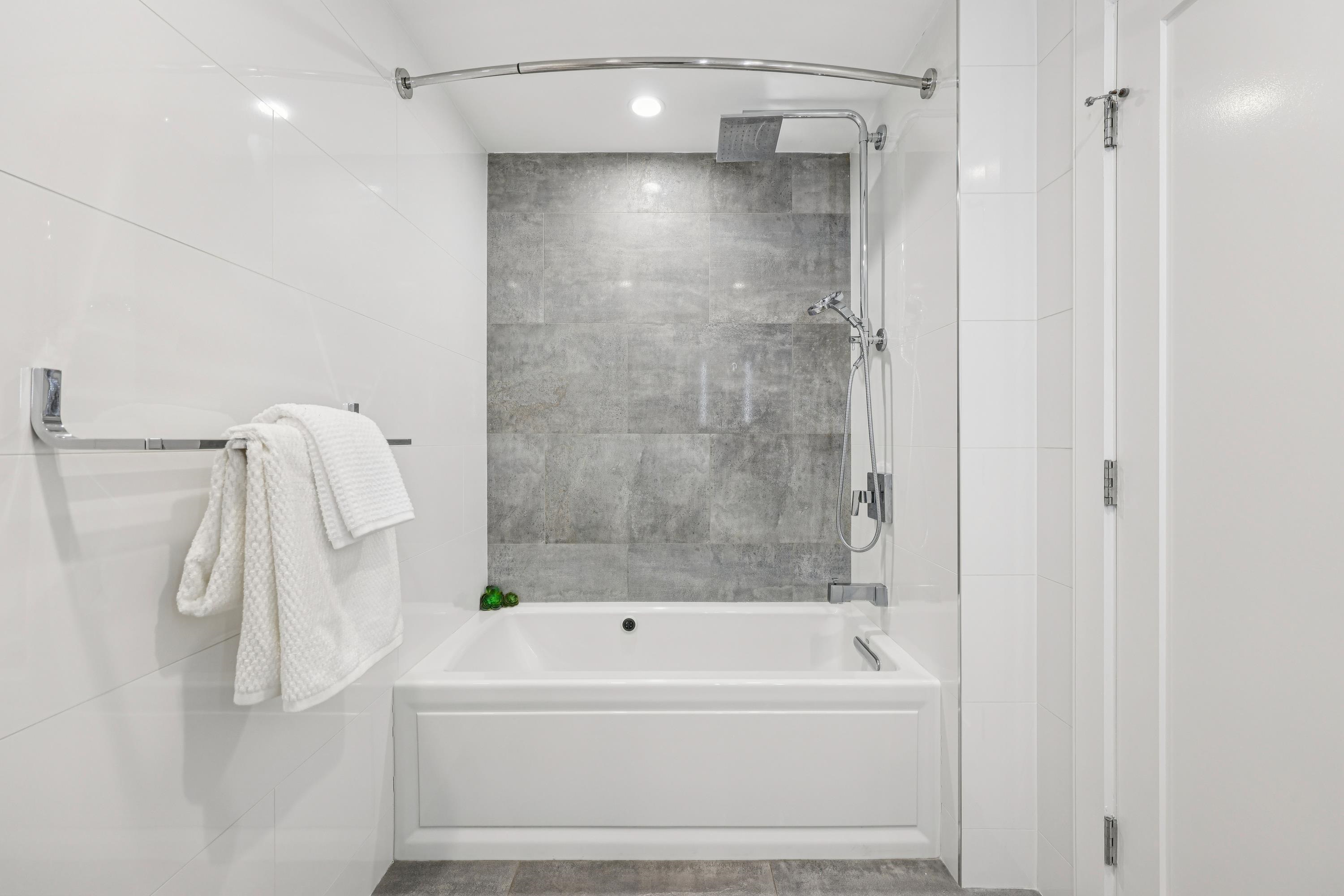 2 CONSTITUTION CT Unit: 503