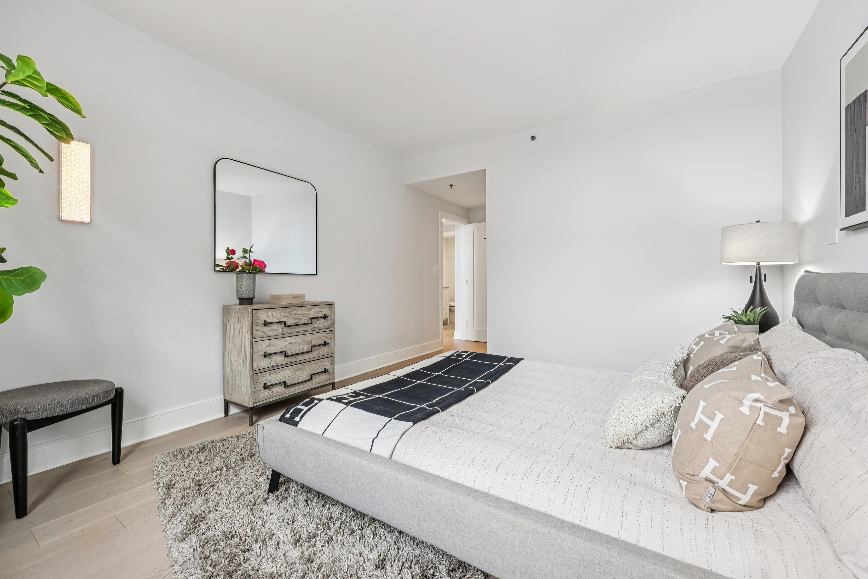 2 CONSTITUTION CT Unit: 503