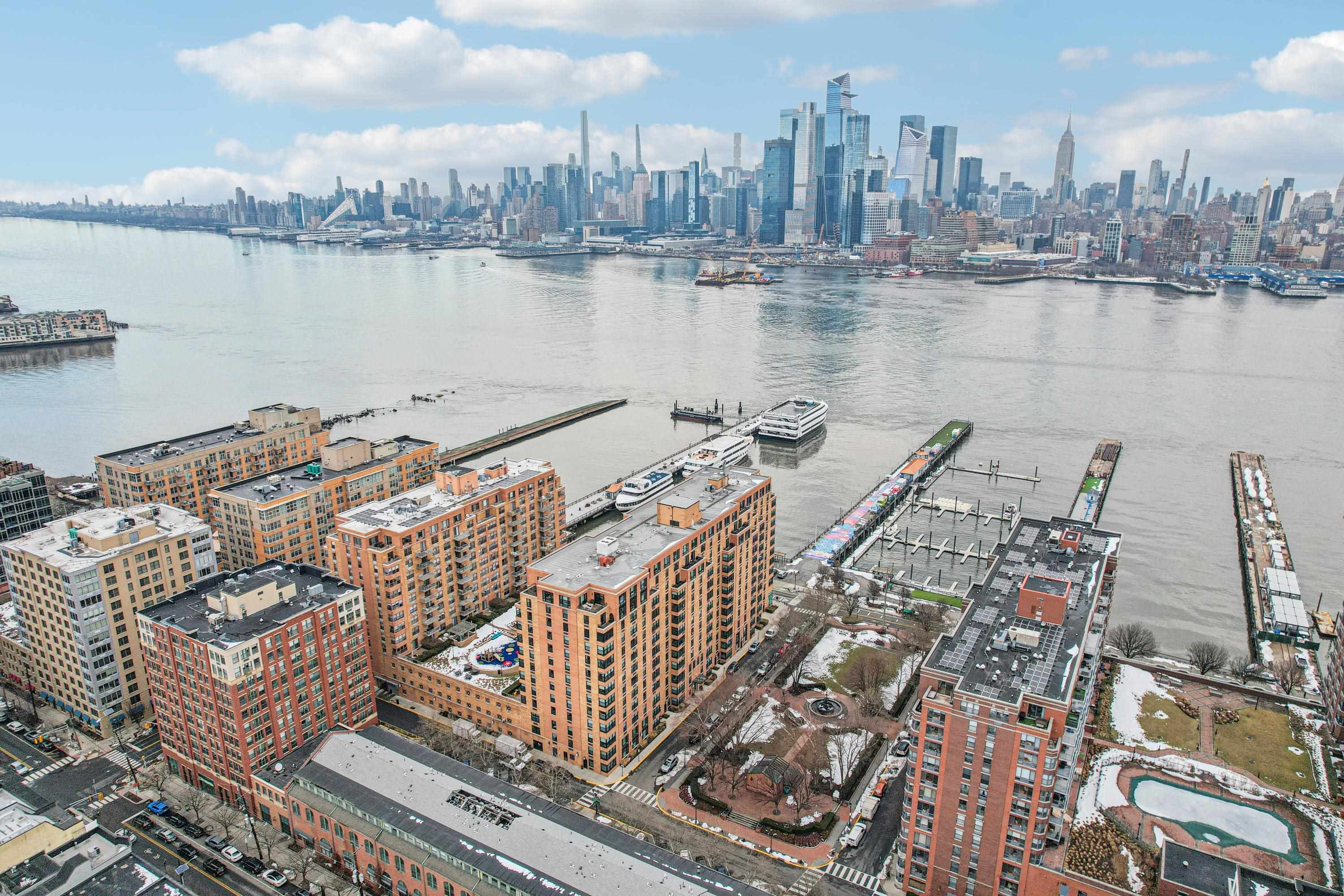 2 CONSTITUTION CT Unit: 503