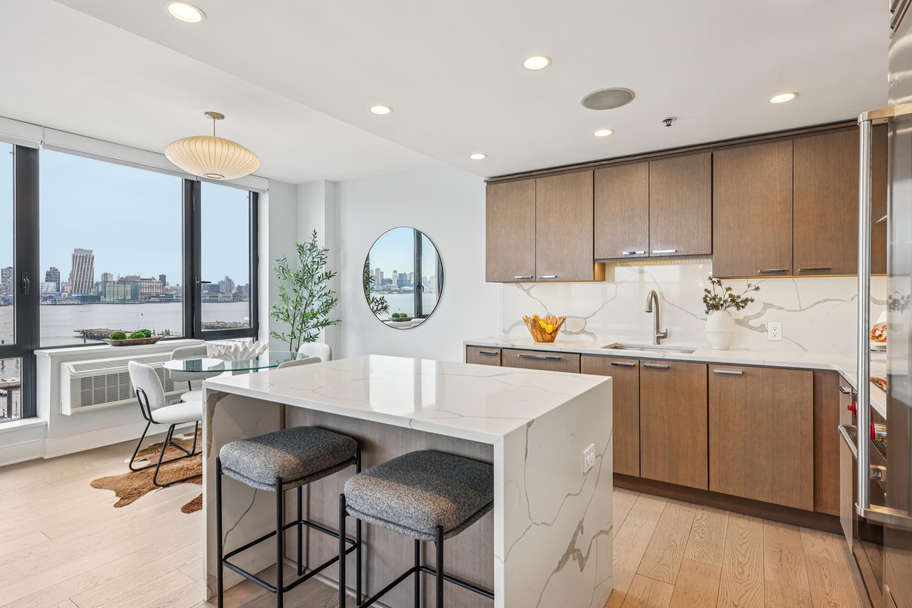 2 CONSTITUTION CT Unit: 503