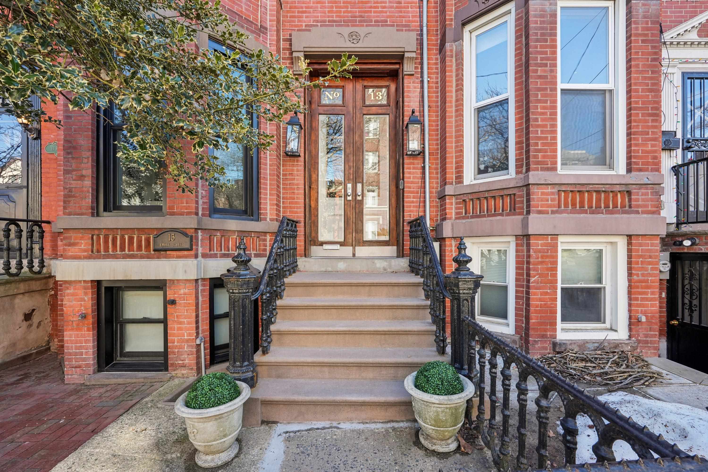 13 EMORY ST