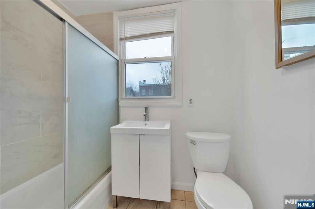 811 Montgomery Street 201